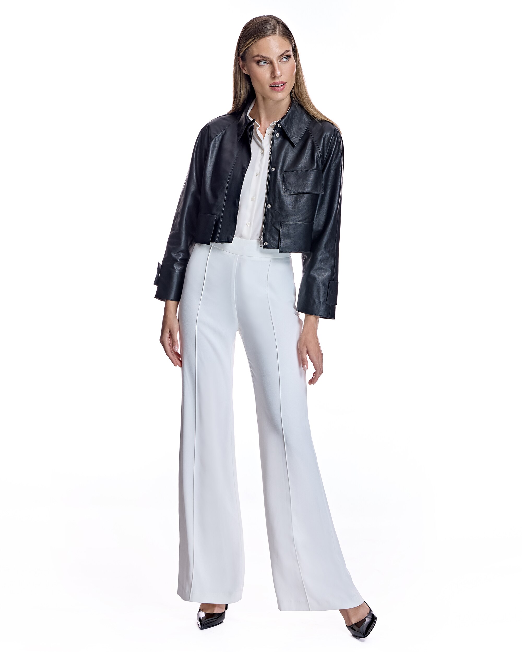 Blusão de Pele com Lapelas Decorativas Preto-4