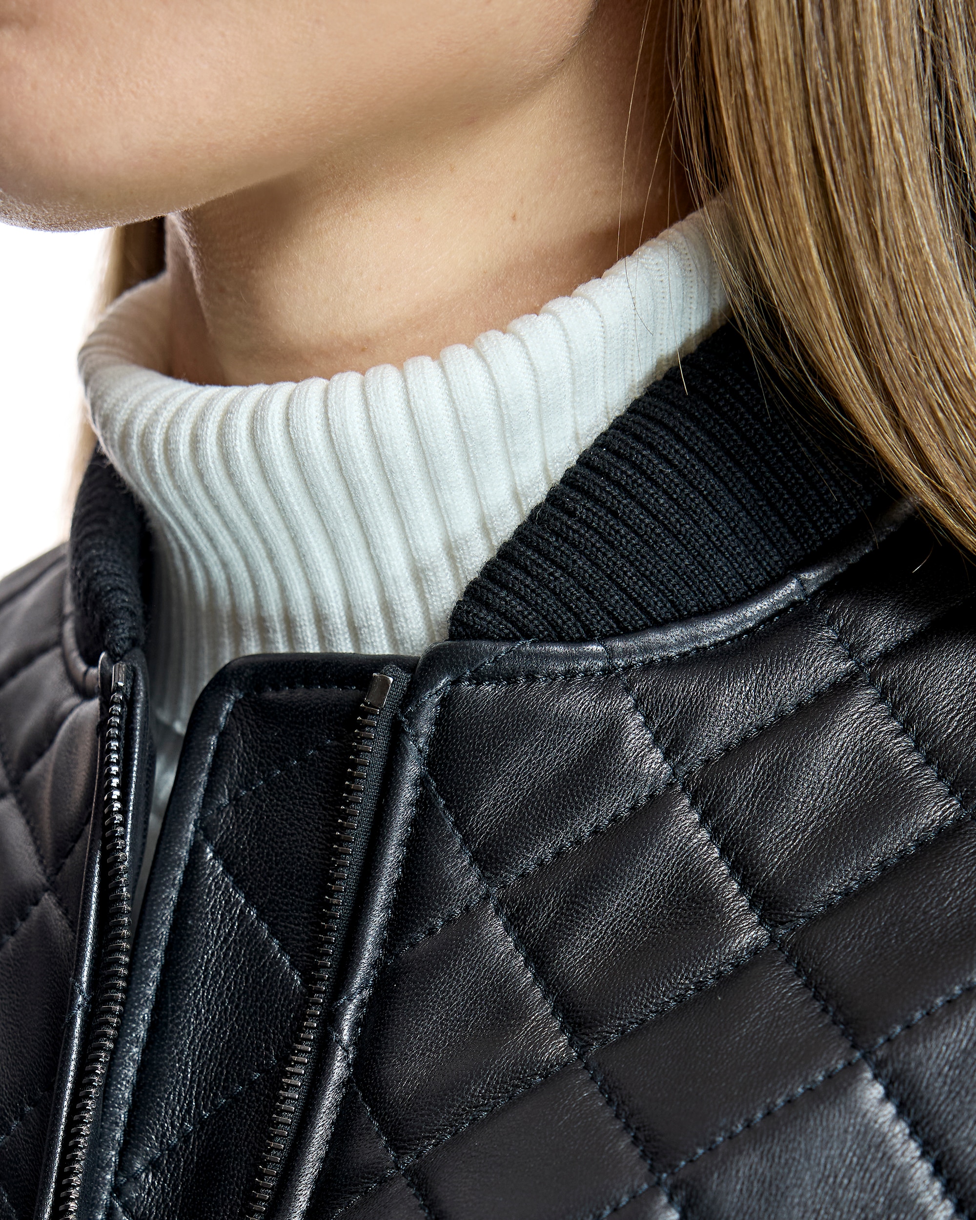 Blusão de Pele com Pala Pespontada Preto-6