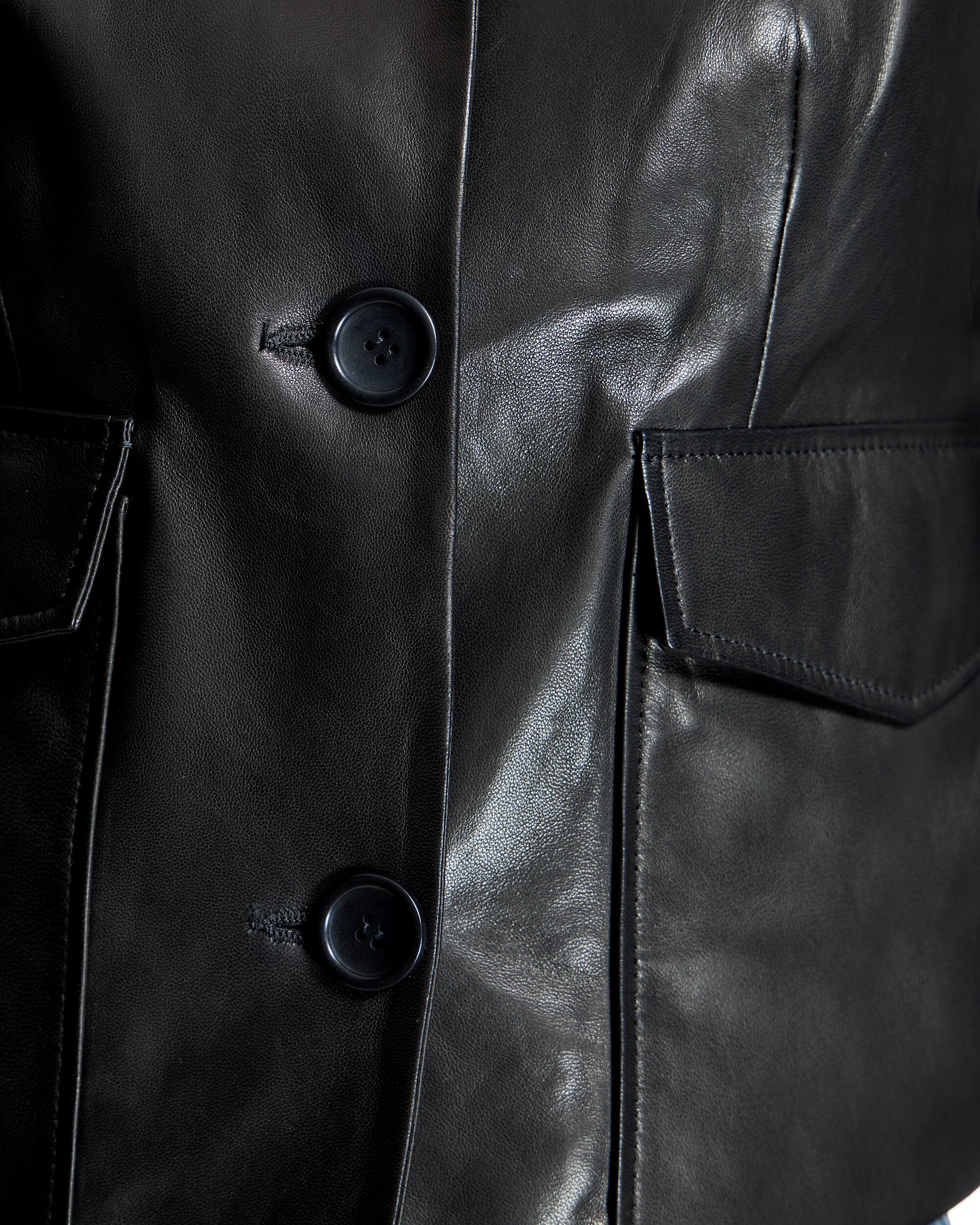 Blusão de Pele com Gola Lapela e Bolsos Preto-6