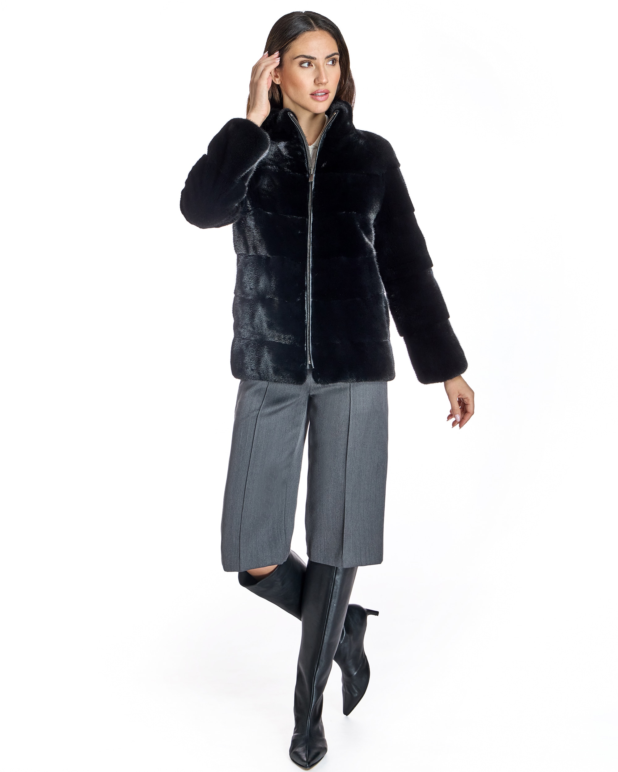 Casaco em Pelo de Vison Horizontal com Gola Alta e Fecho Zip Preto-4