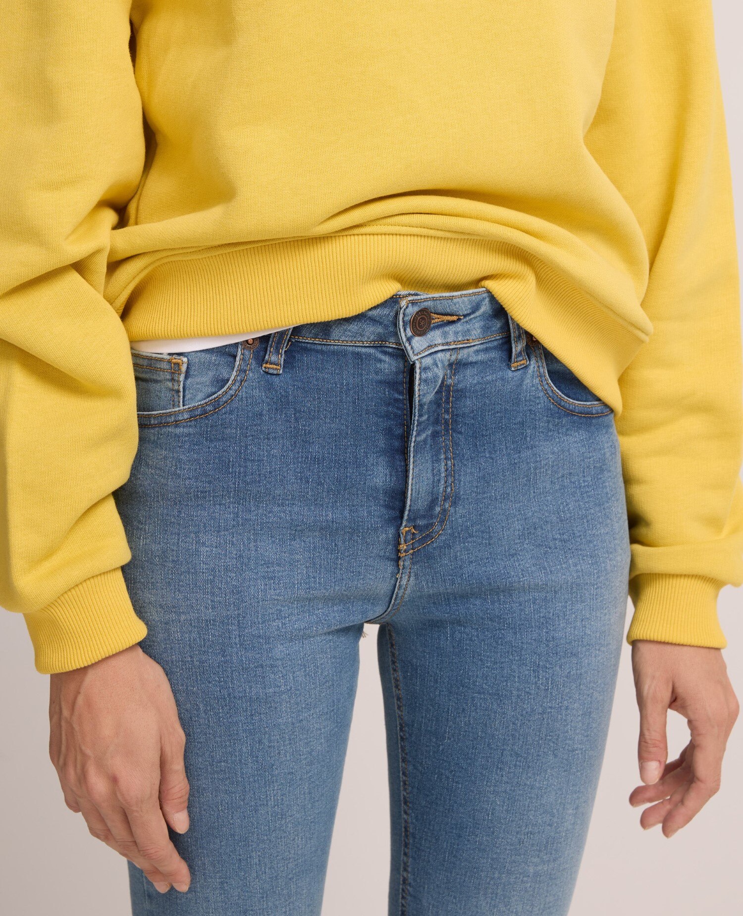 Jeans com Corte a Direito Slim Fit de Cintura Média Azul-índigo-3