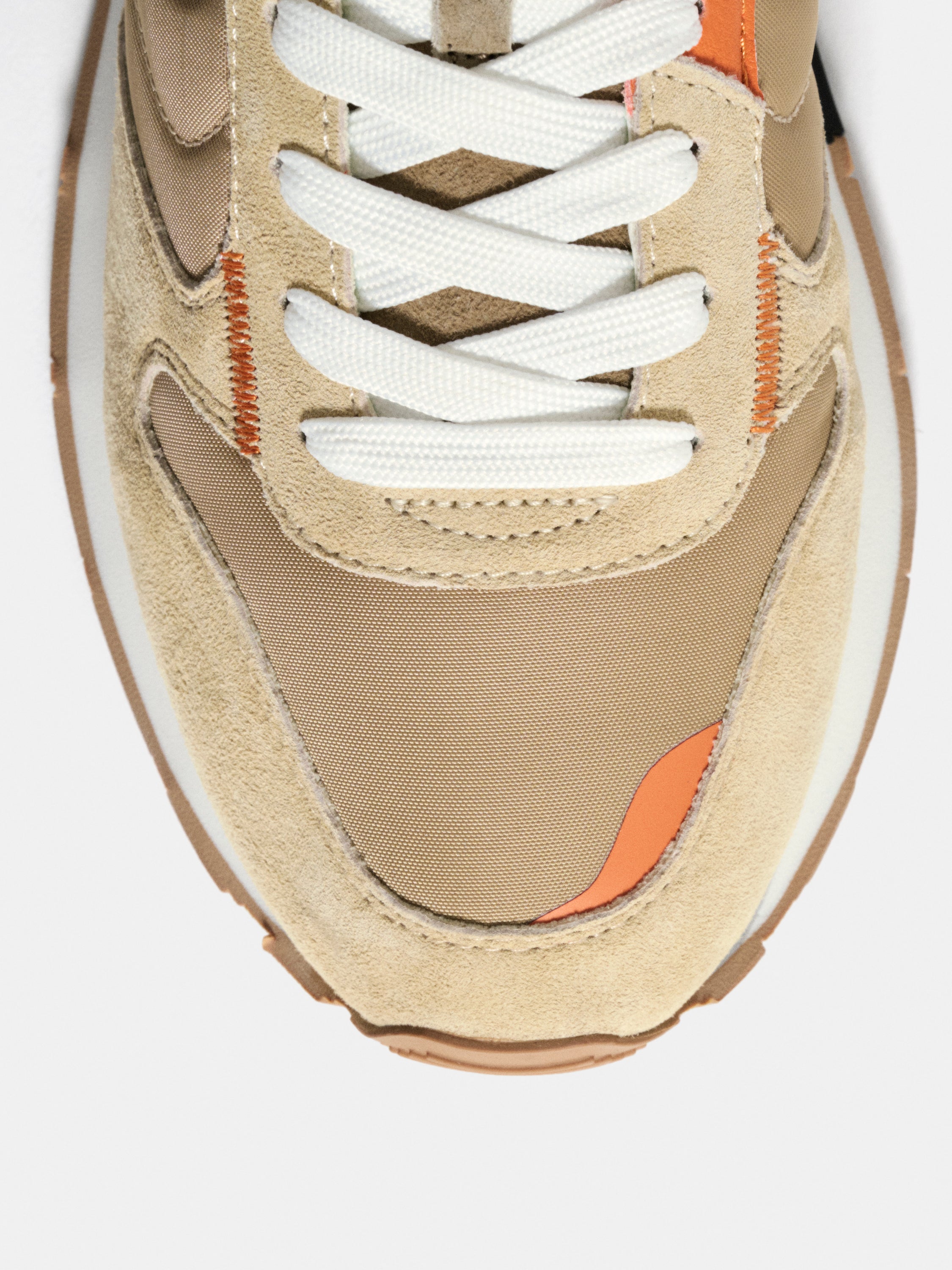 Sapatilhas Desportivas Benares Tipo Running Baixas com Logo Bege-4