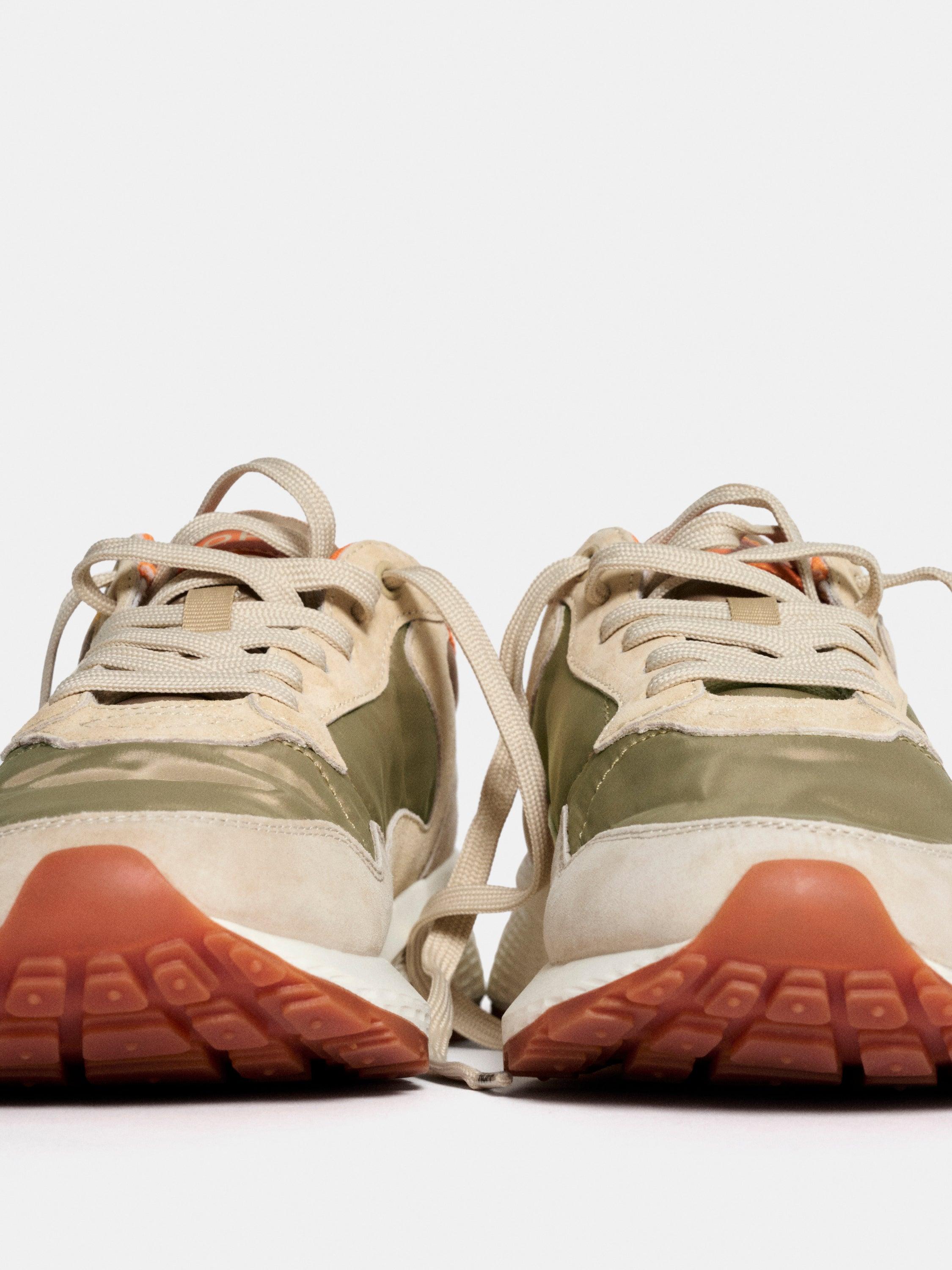 Sapatilhas em Pele com Plataforma Baixa Castanho-claro-4