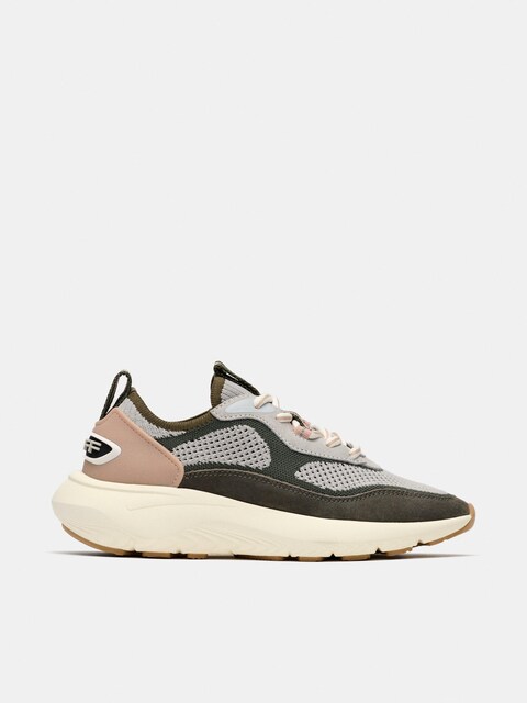 Imagem 0 de Desportivas com Atacadores e Detalhe de Logo na Parte Posterior