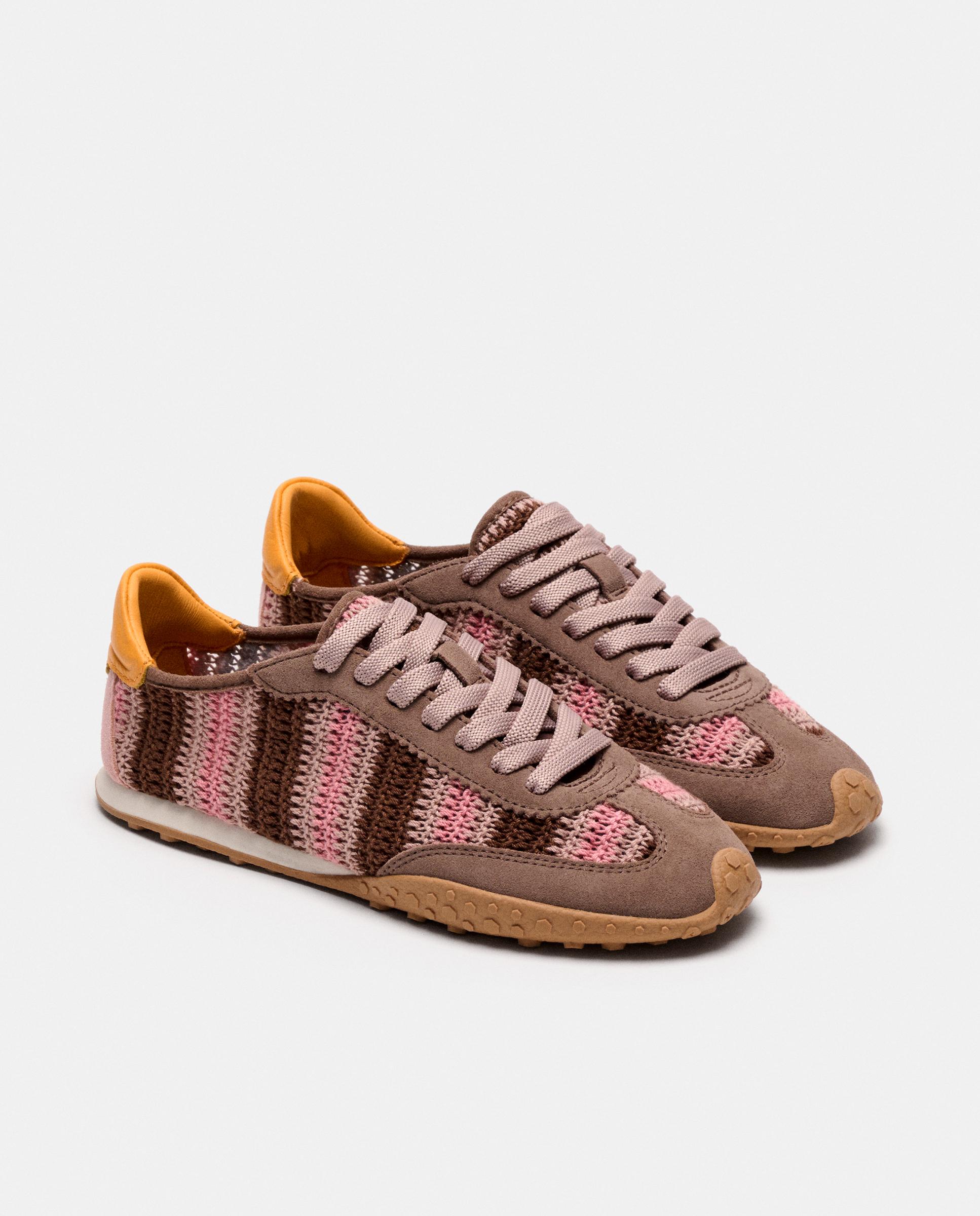 Sapatilhas Baixas em Pele com Sola de Borracha Castanho-2