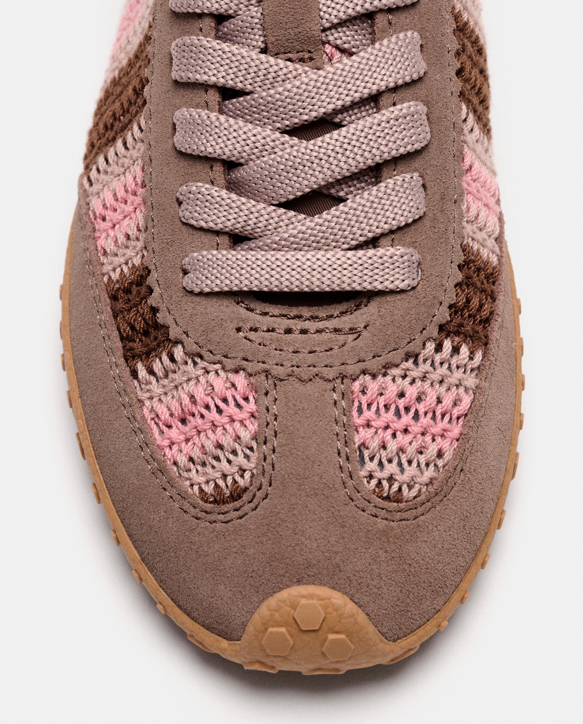 Sapatilhas Baixas em Pele com Sola de Borracha Castanho-4