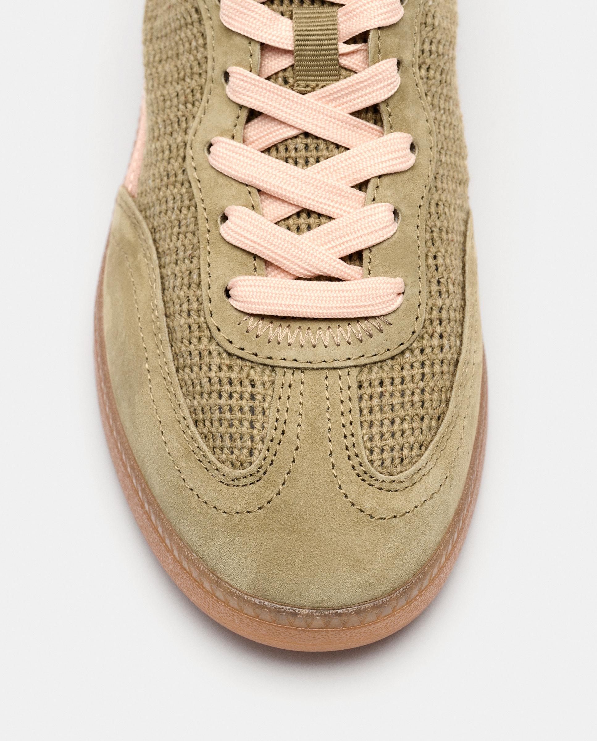 Sapatilhas em Pele com Plataforma Baixa Verde-3