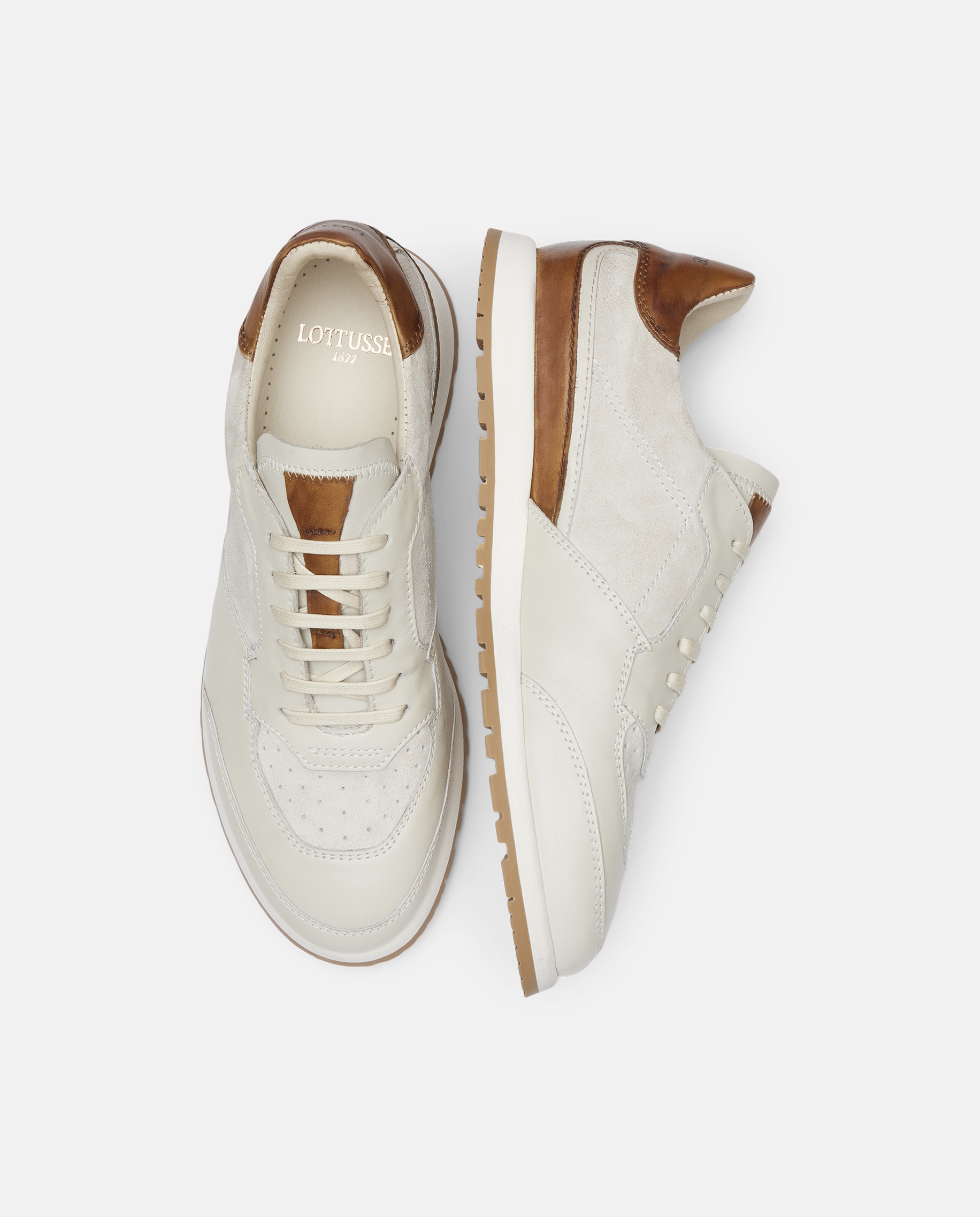 Sapatilhas em Pele Macia - Nacarado Creme-6