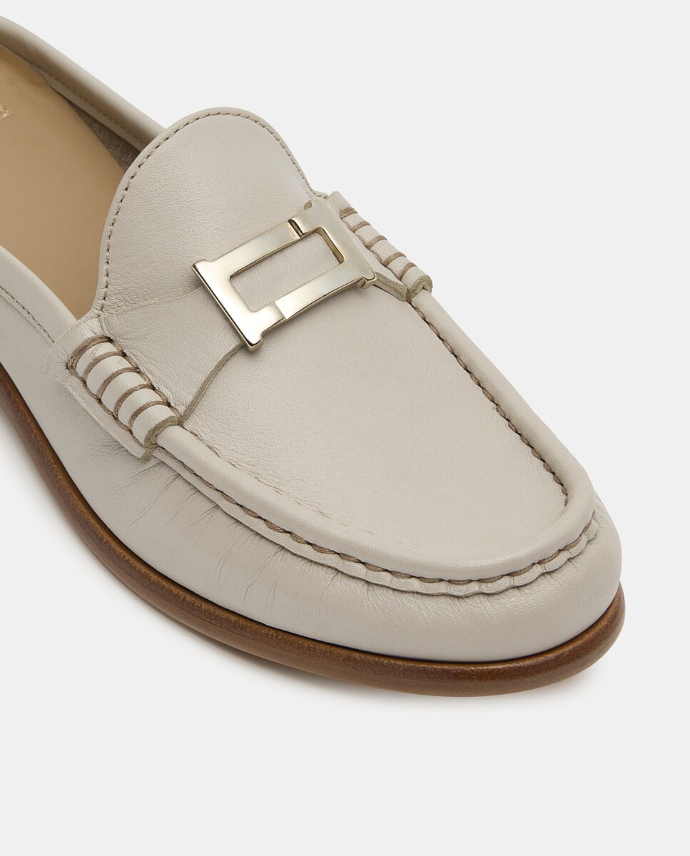 Mocassins com Travessão Lara de Pele com Calcanhar Aberto Branco-4