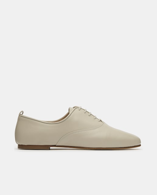 Imagem 0 de Sapatos de Cordões em Napa de Estilo Clássico