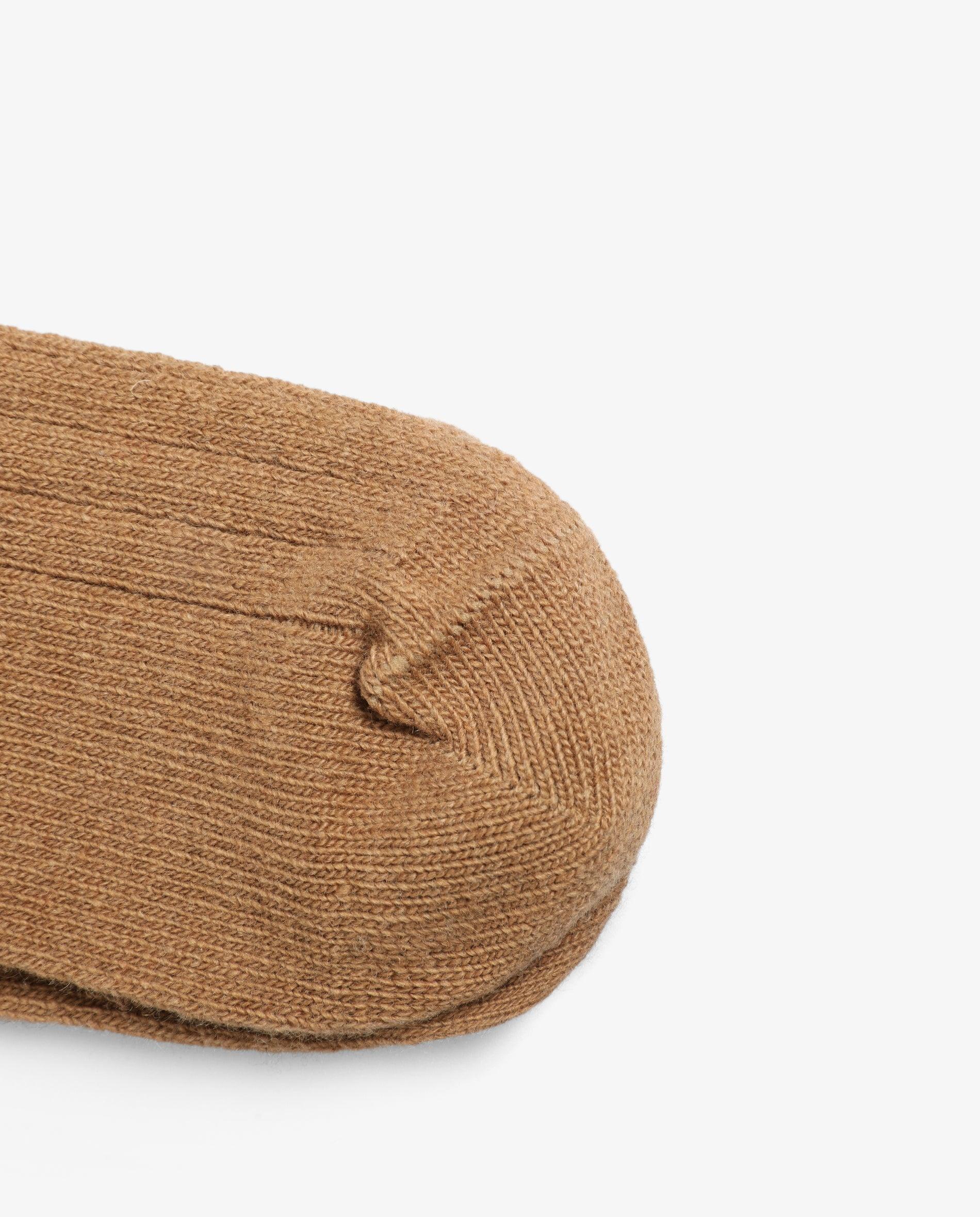 Meias de Cano Alto com Detalhe de Logo Castanho-4