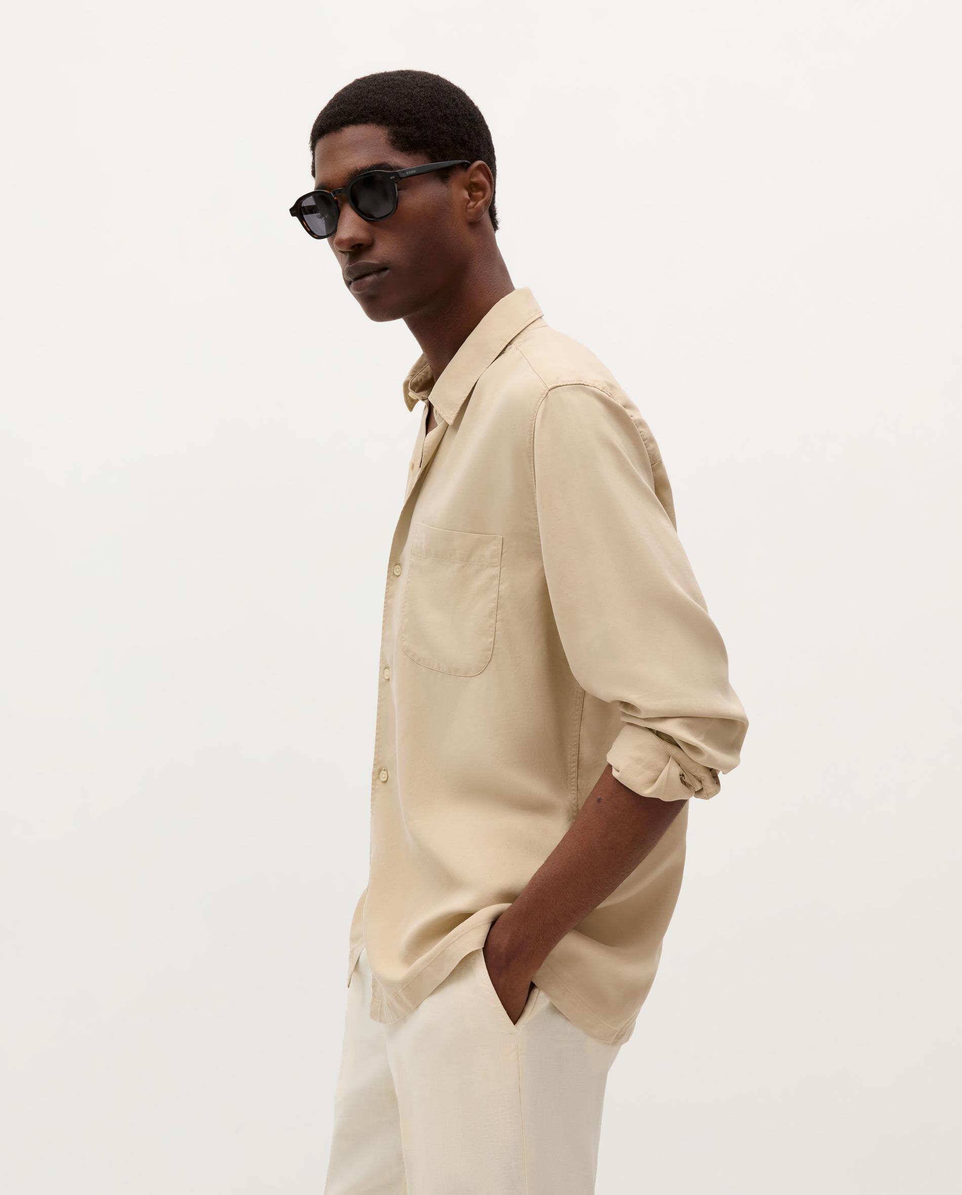 Camisa Regular Fit com Bolsos Bege-3