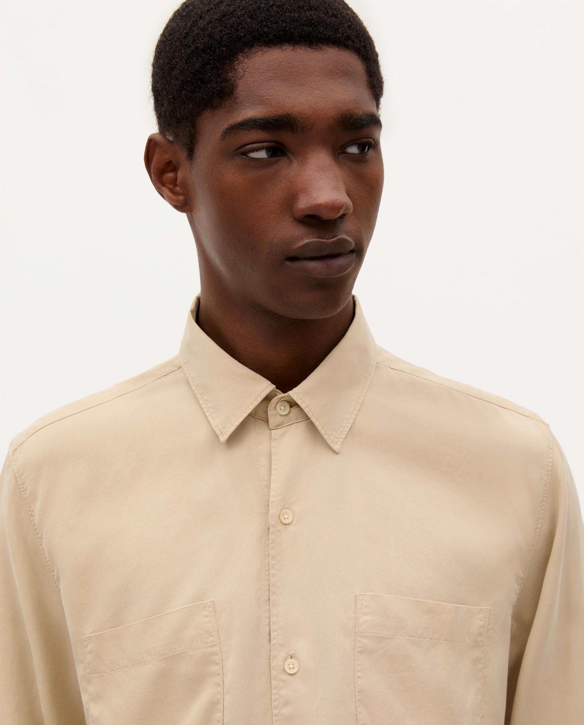 Camisa Regular Fit com Bolsos Bege-4