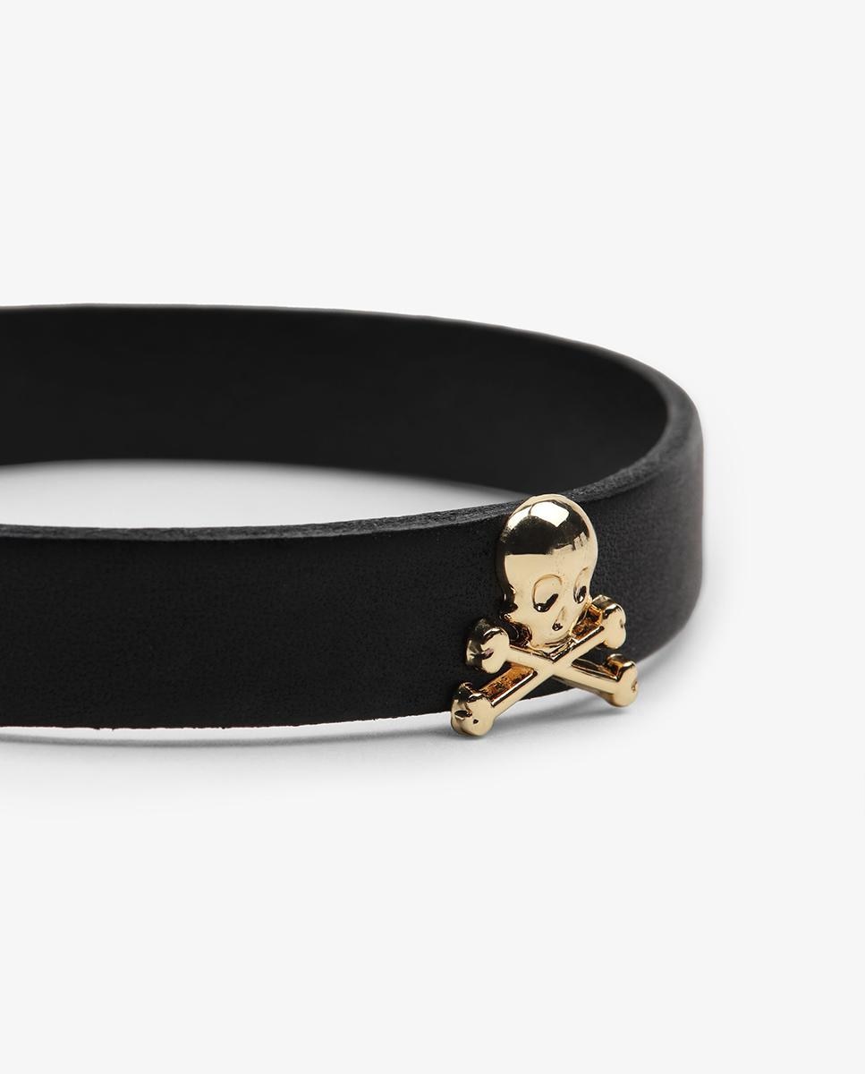Pulseira de Pele em Preto com Caveira Metálica Preto-2