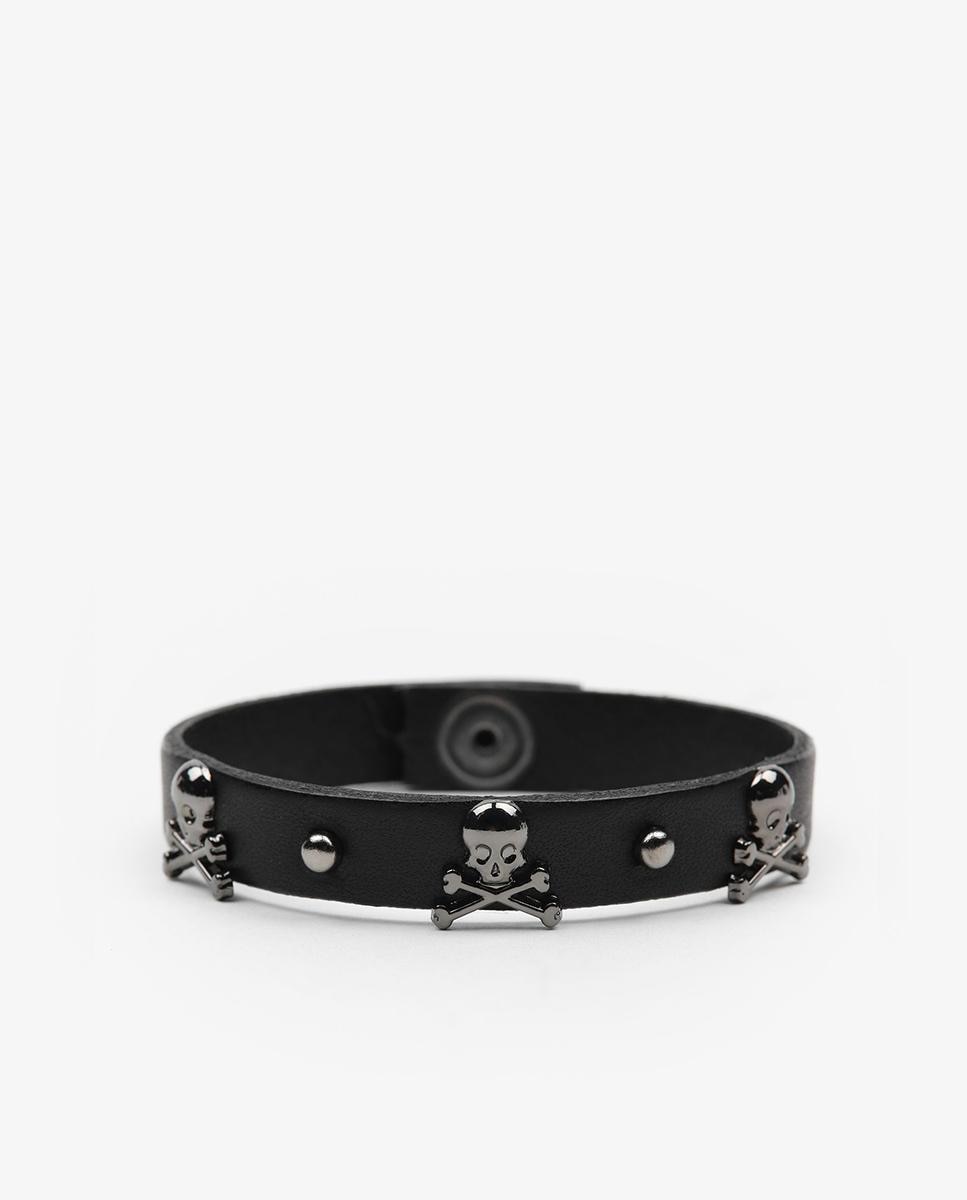 Pulseira de Pele em Preto com Caveiras Metálicas e Tachas Preto-1