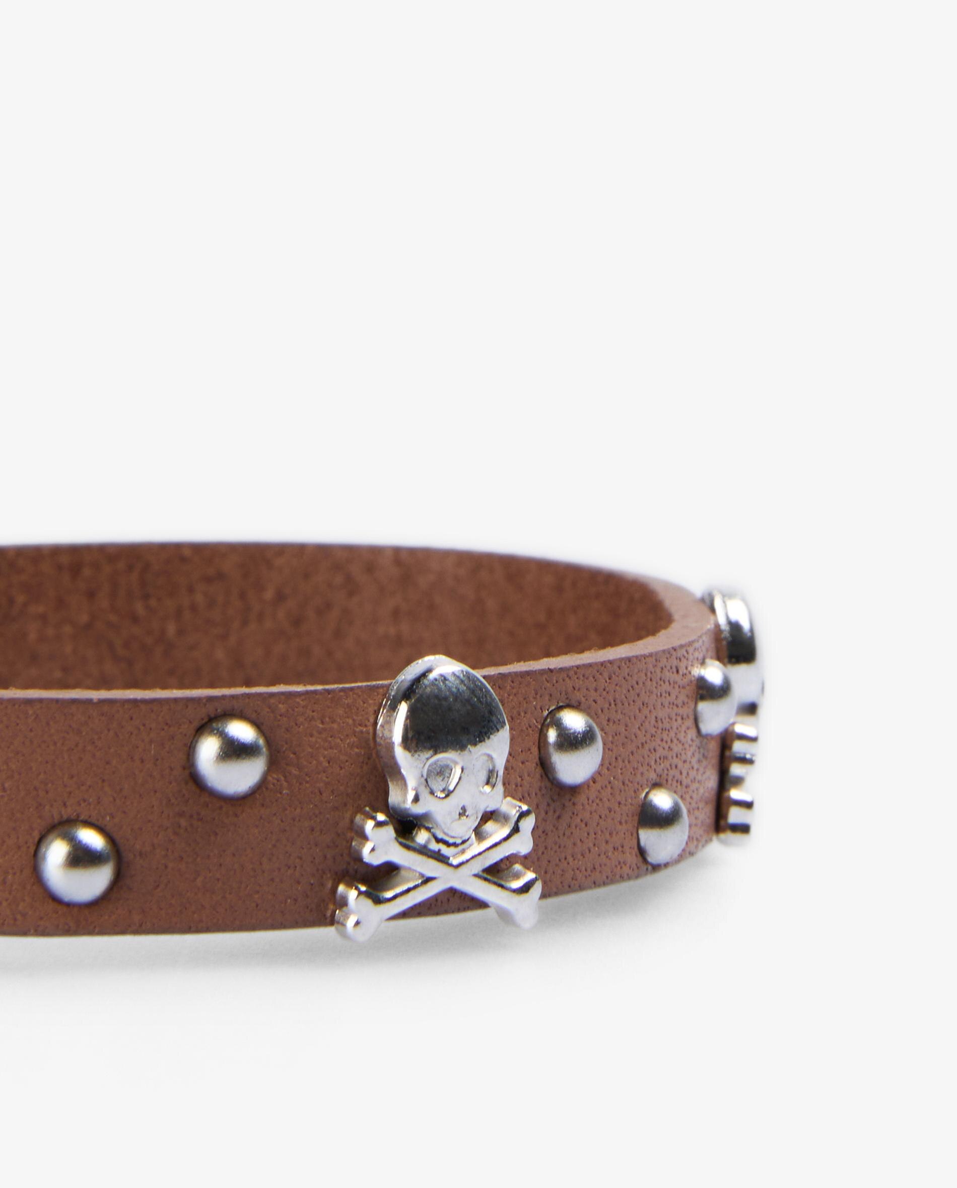 Pulseira de Pele com Tachas e Caveiras Metálicas Bege-2