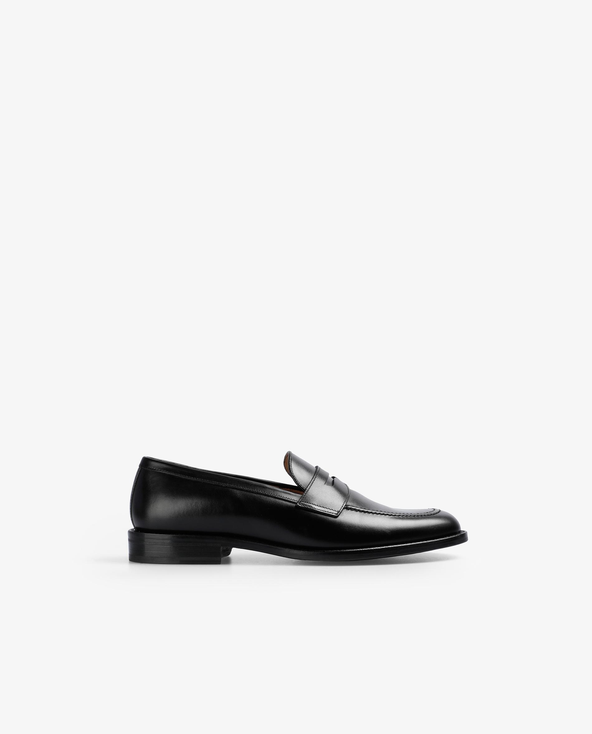 Mocassins de Pele com Travessão Preto-1