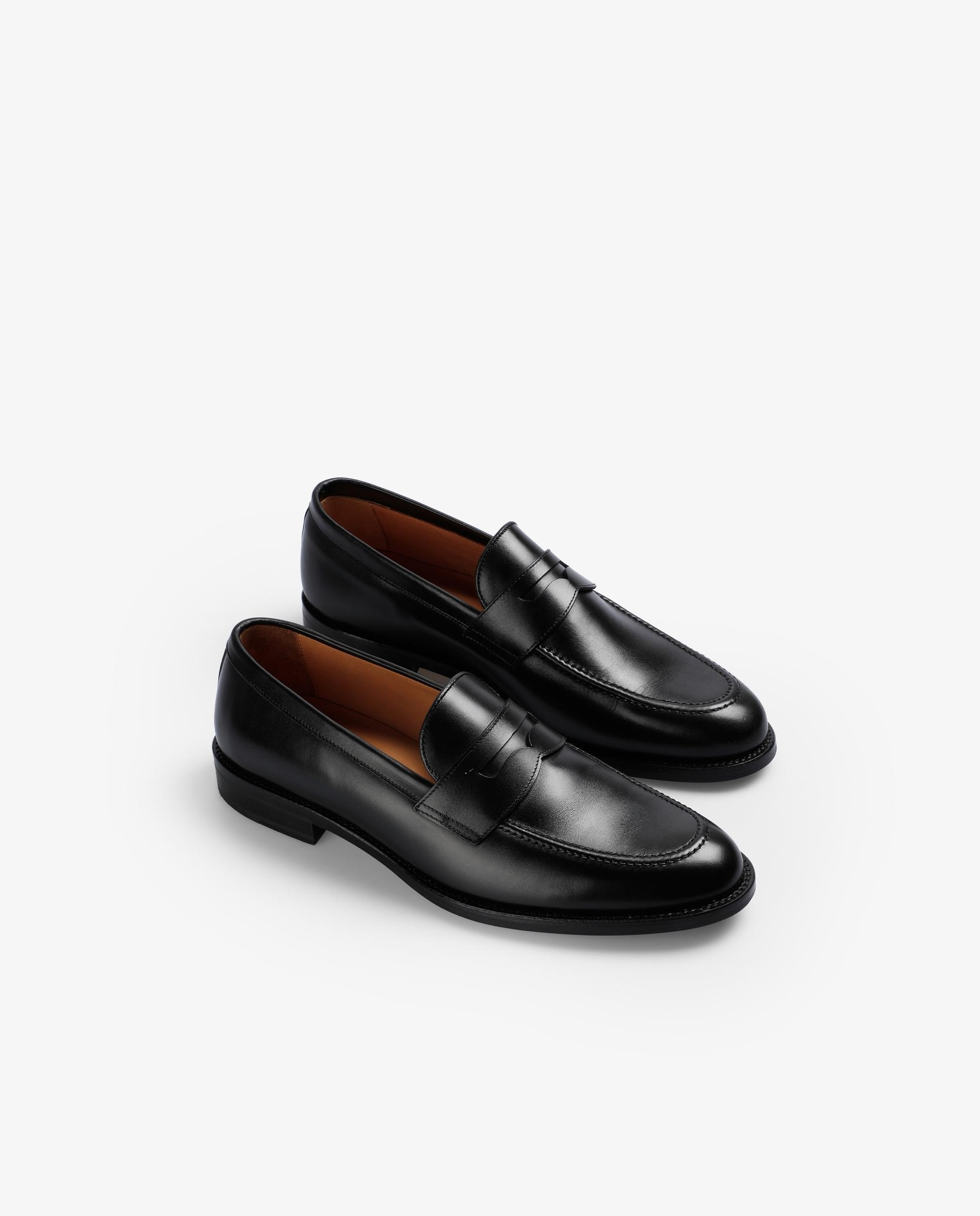 Mocassins de Pele com Travessão Preto-2