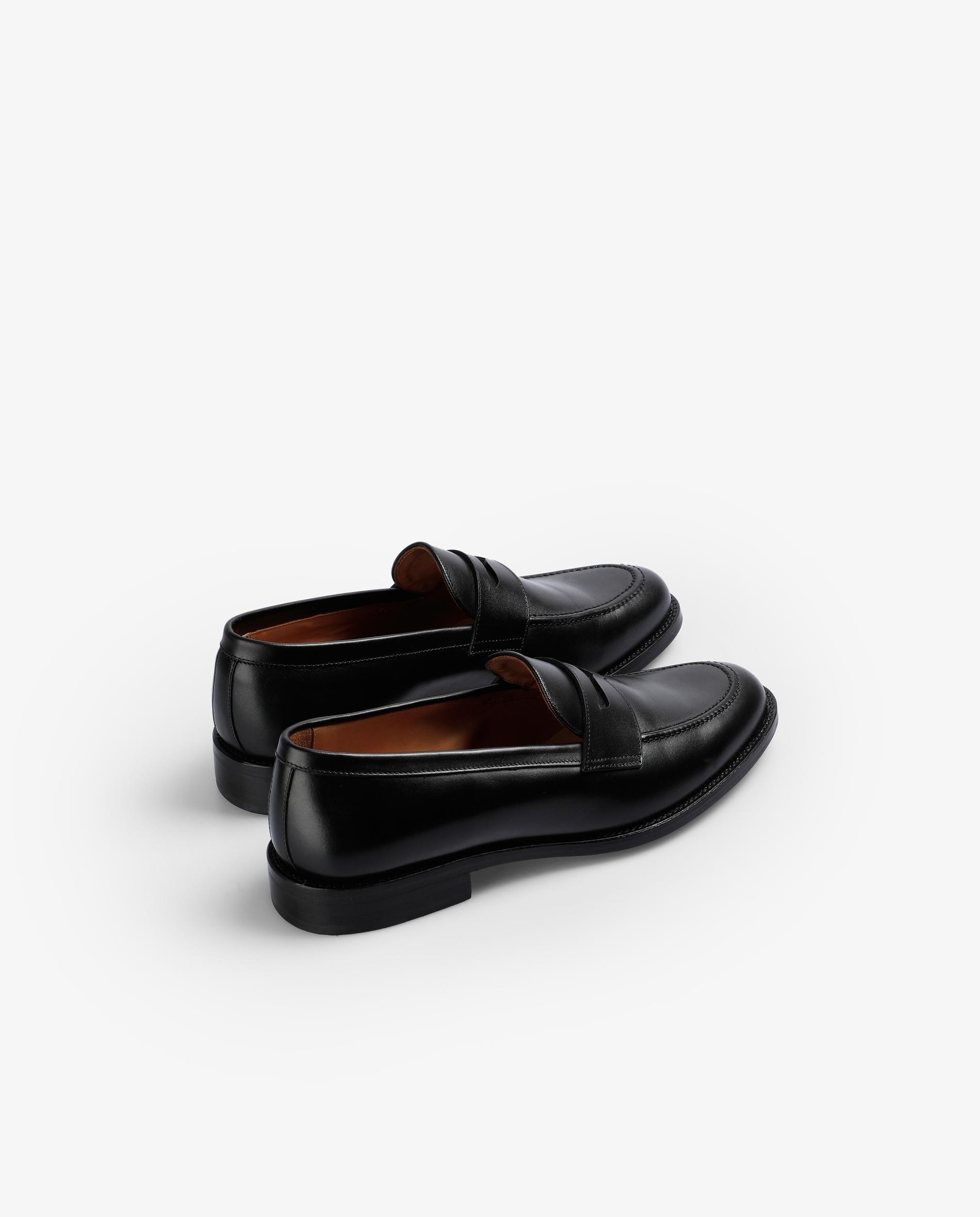 Mocassins de Pele com Travessão Preto-3