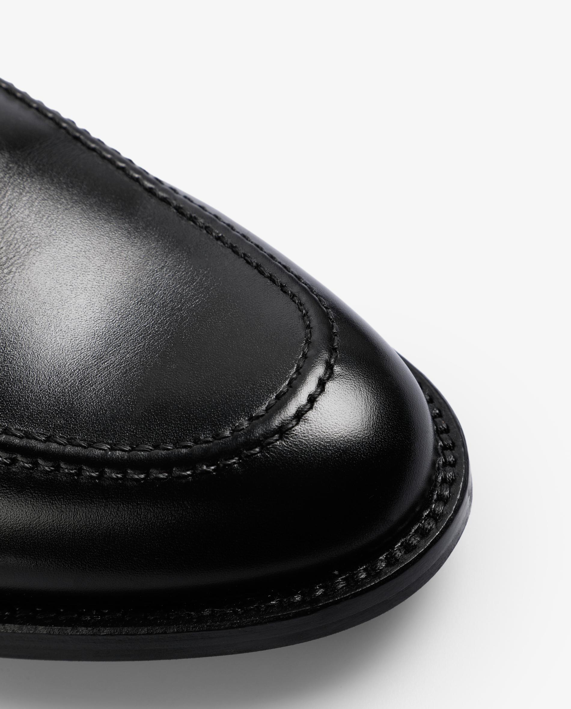Mocassins de Pele com Travessão Preto-5