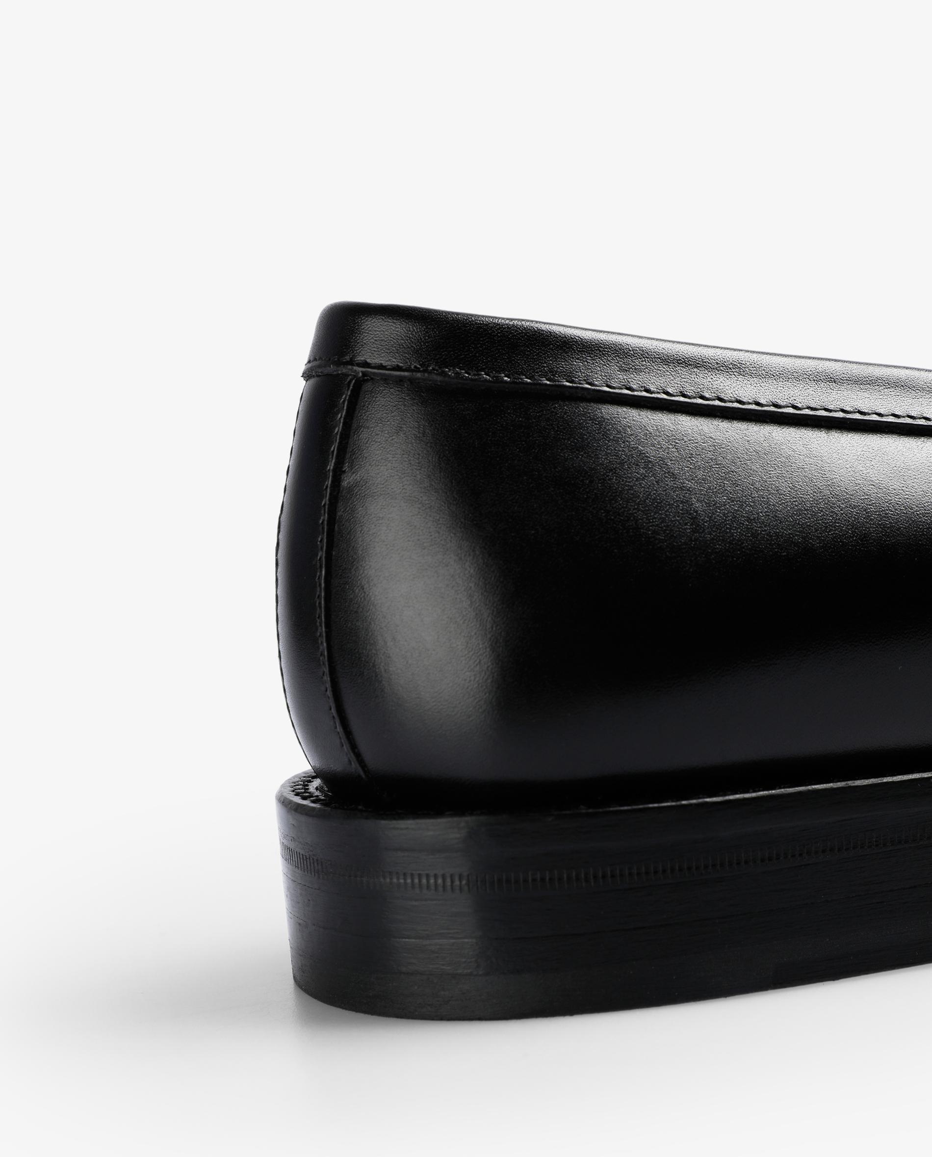 Mocassins de Pele com Travessão Preto-7