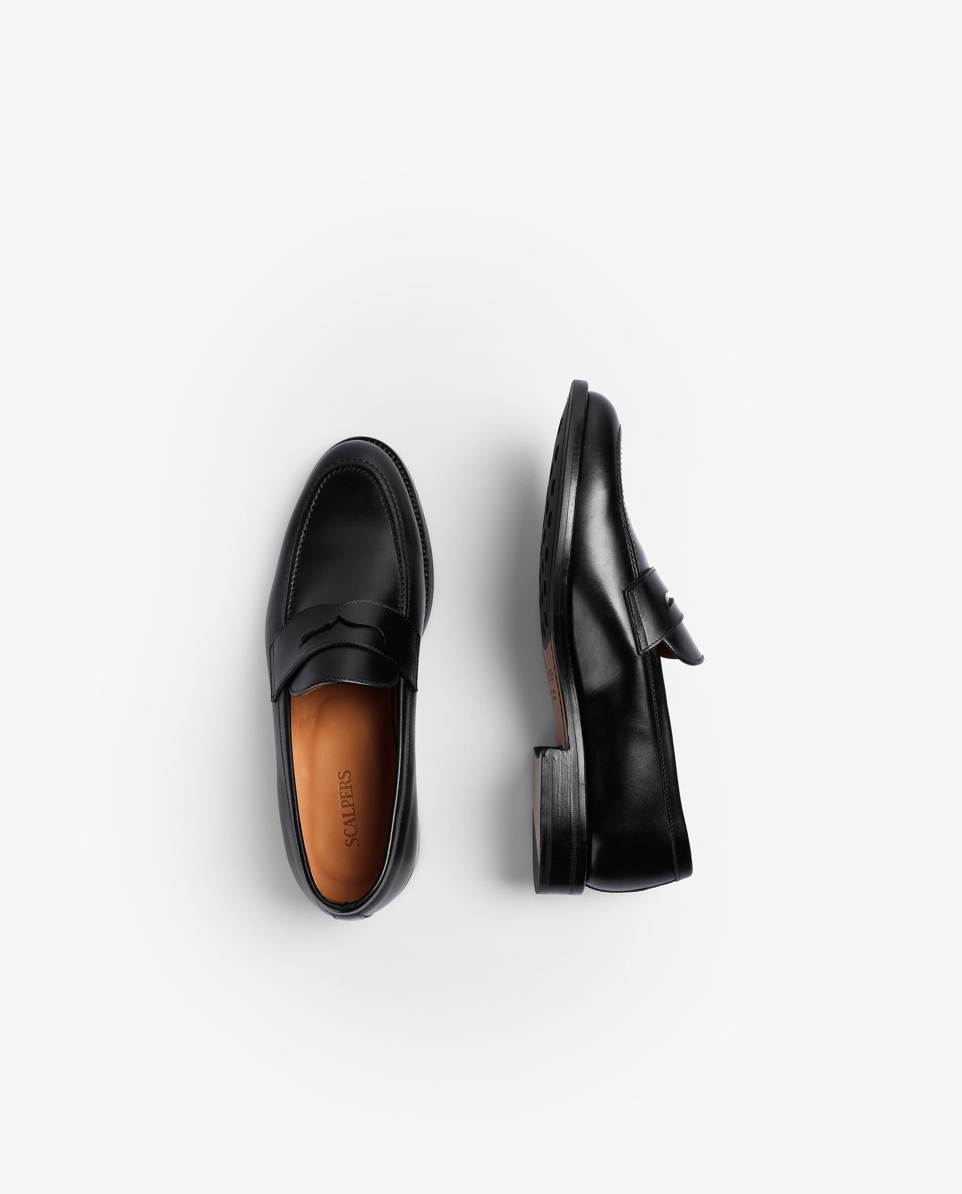 Mocassins de Pele com Travessão Preto-8
