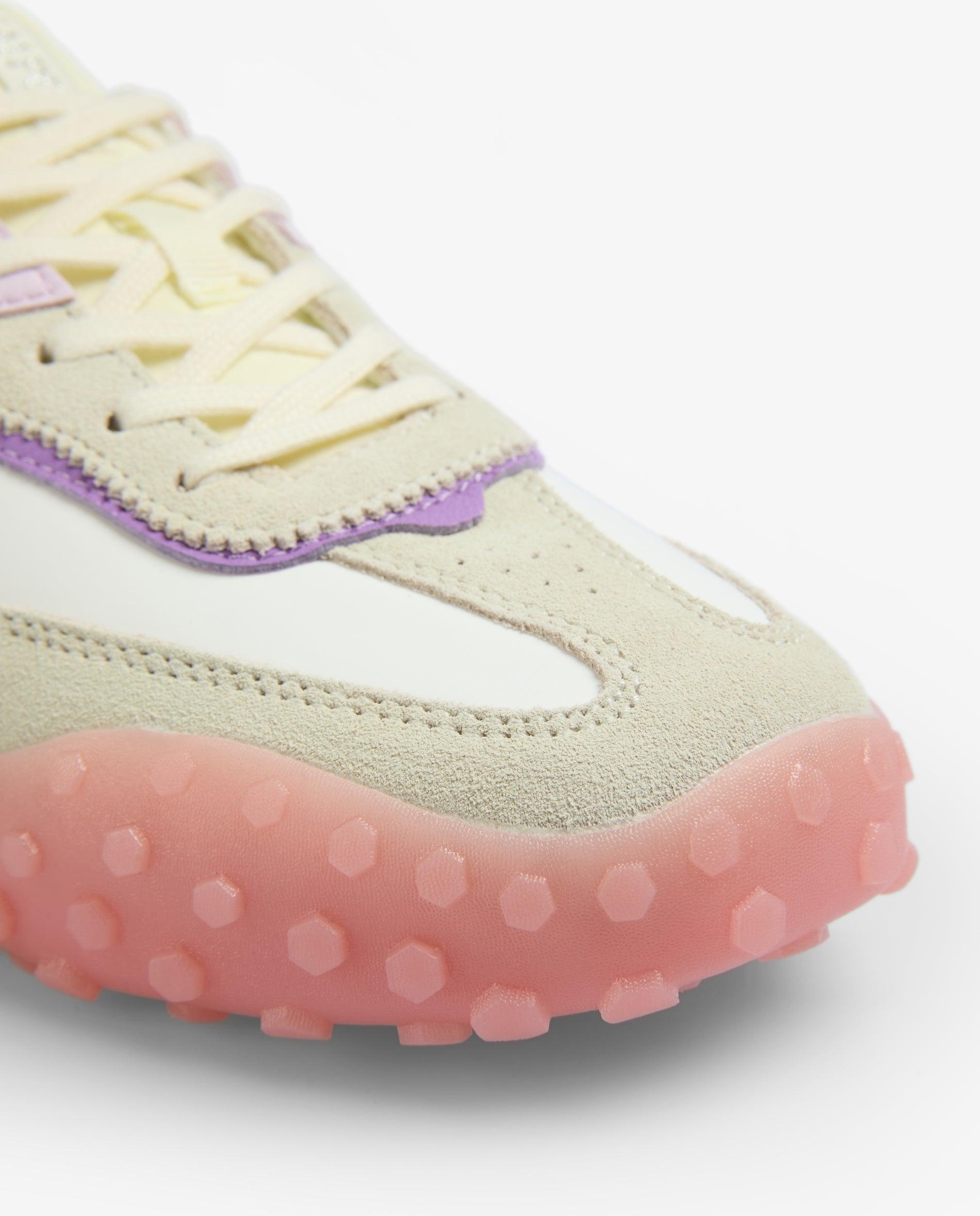 Sapatilhas Desportivas com Sola Serrilhada e Caveira Lateral Rosa-5