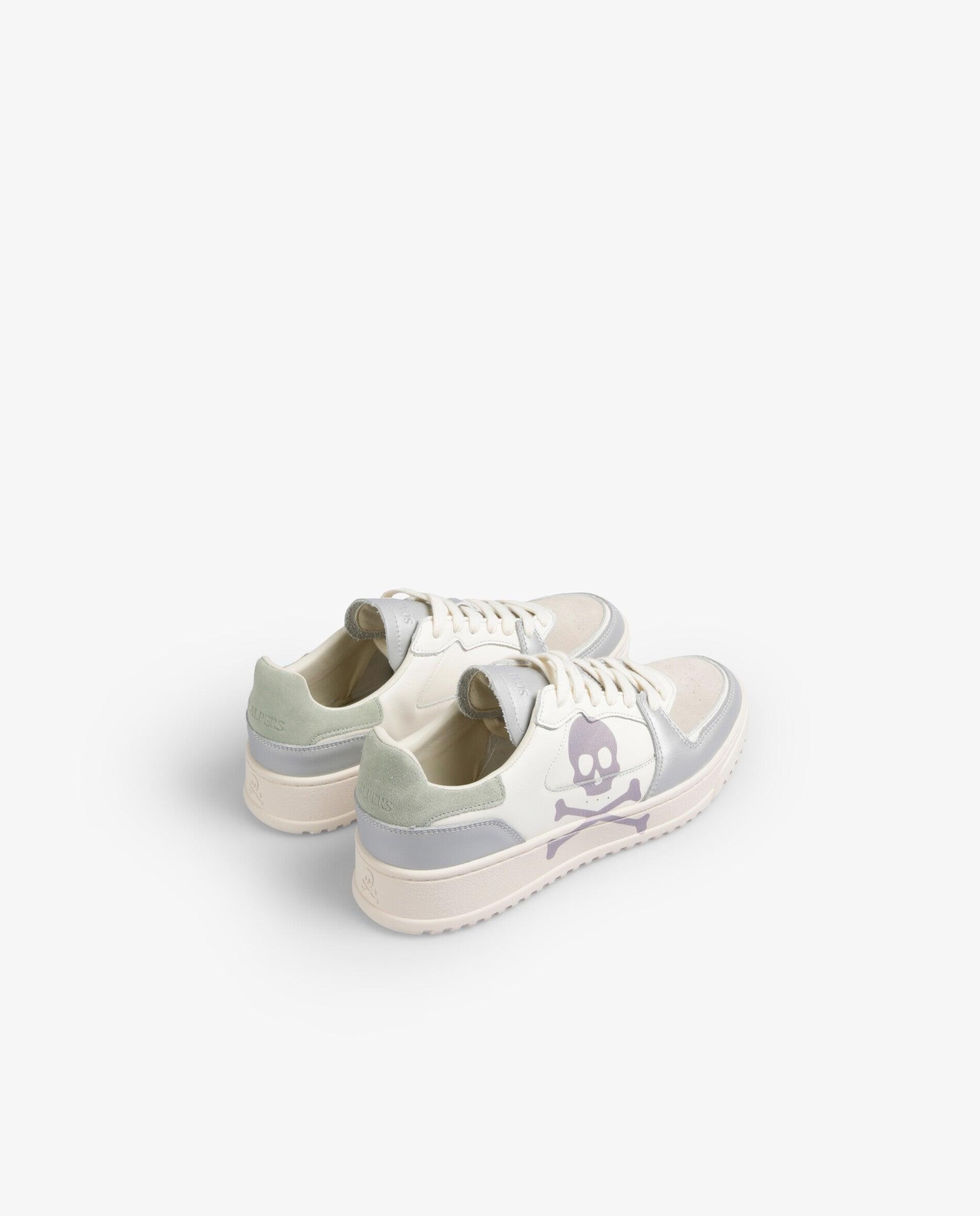 Sapatilhas Retro com Atacadores e Maxi Caveira Prata-2