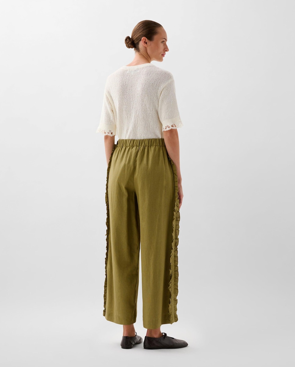 Calças Culotte com Detalhe de Folhos e Fecho com Gancho Caqui-2