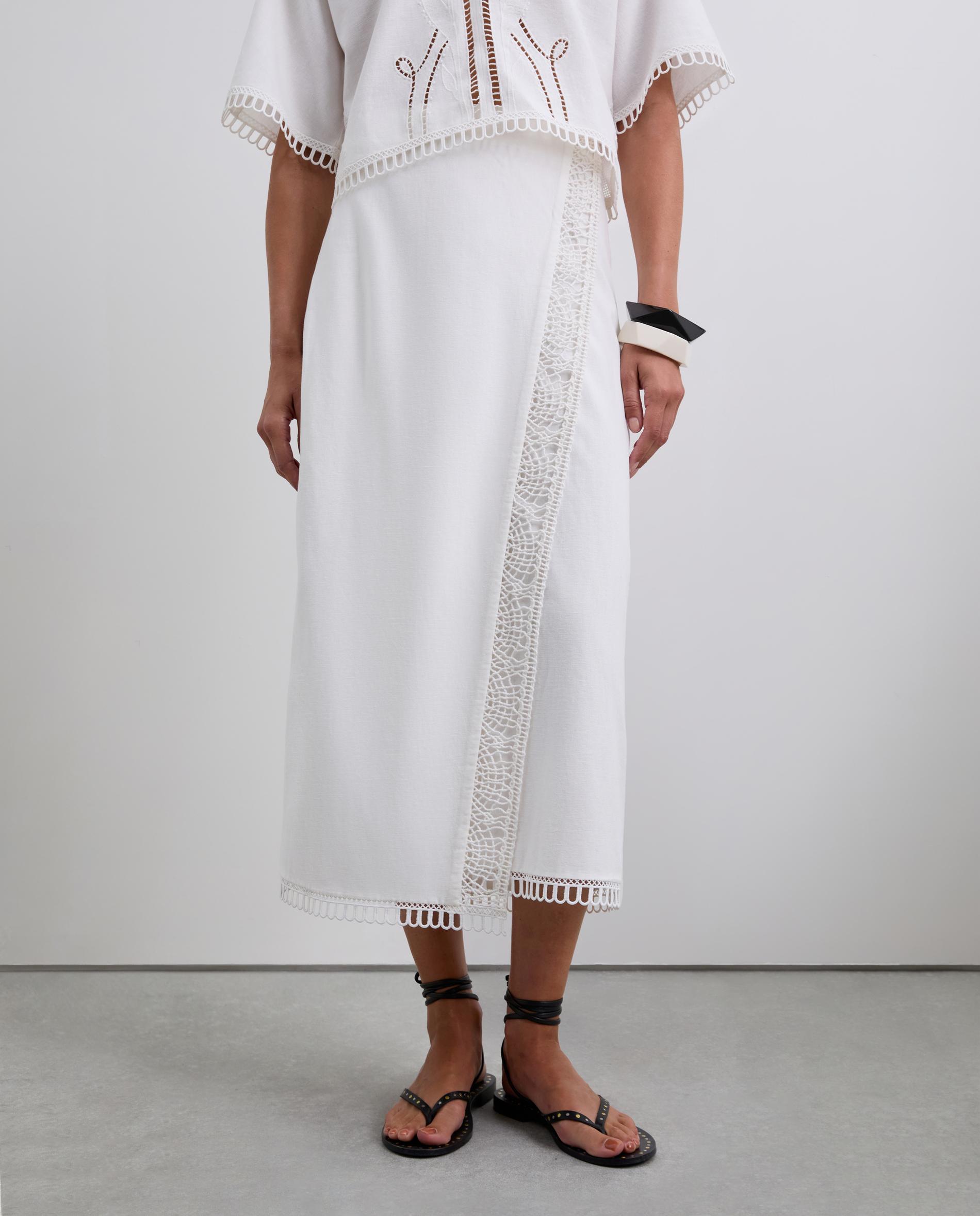 Saia Midi Tipo Pareo com Detalhes de Renda Branco-2