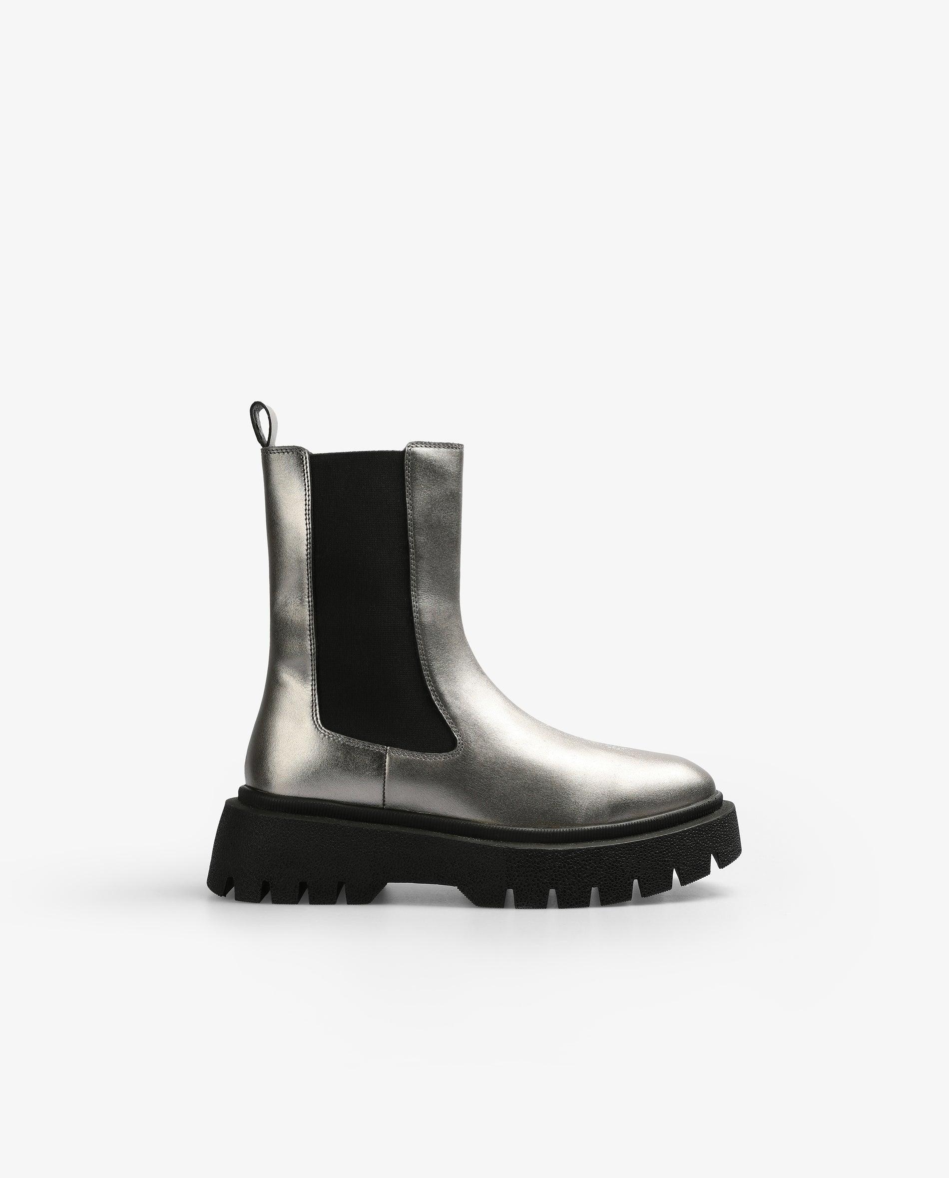 Imagem 0 de Botas Sola Track Metalizadas com Painel Elástico