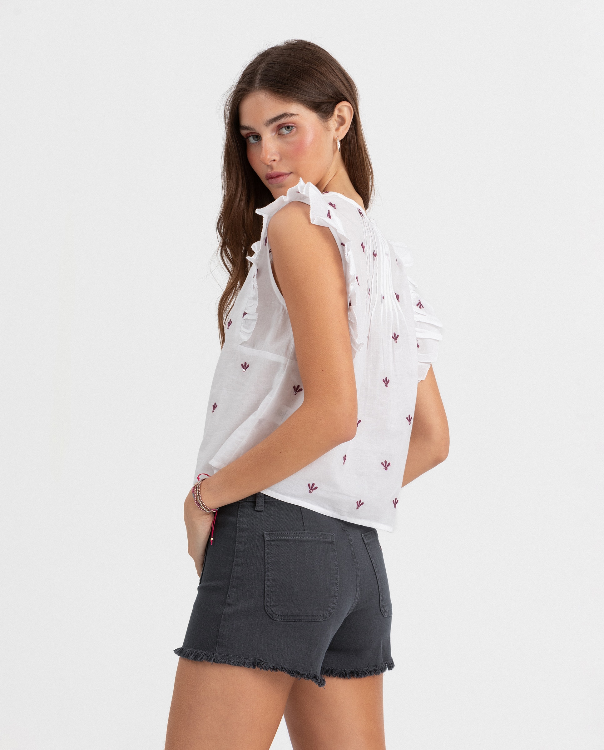 Blusa com Decote em V e Abalorios Branco-2