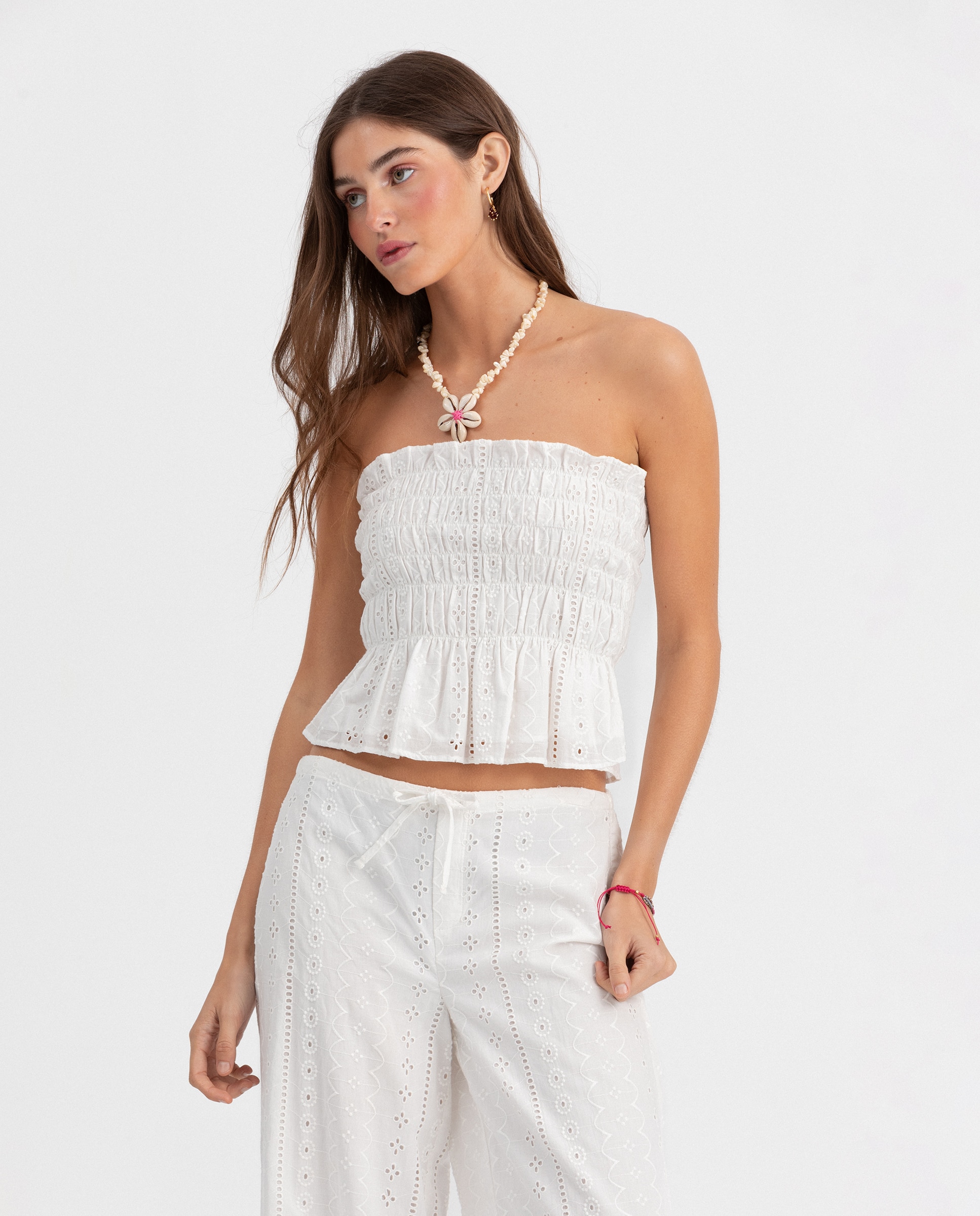 Top Liso com Bordado Suíço Branco-1