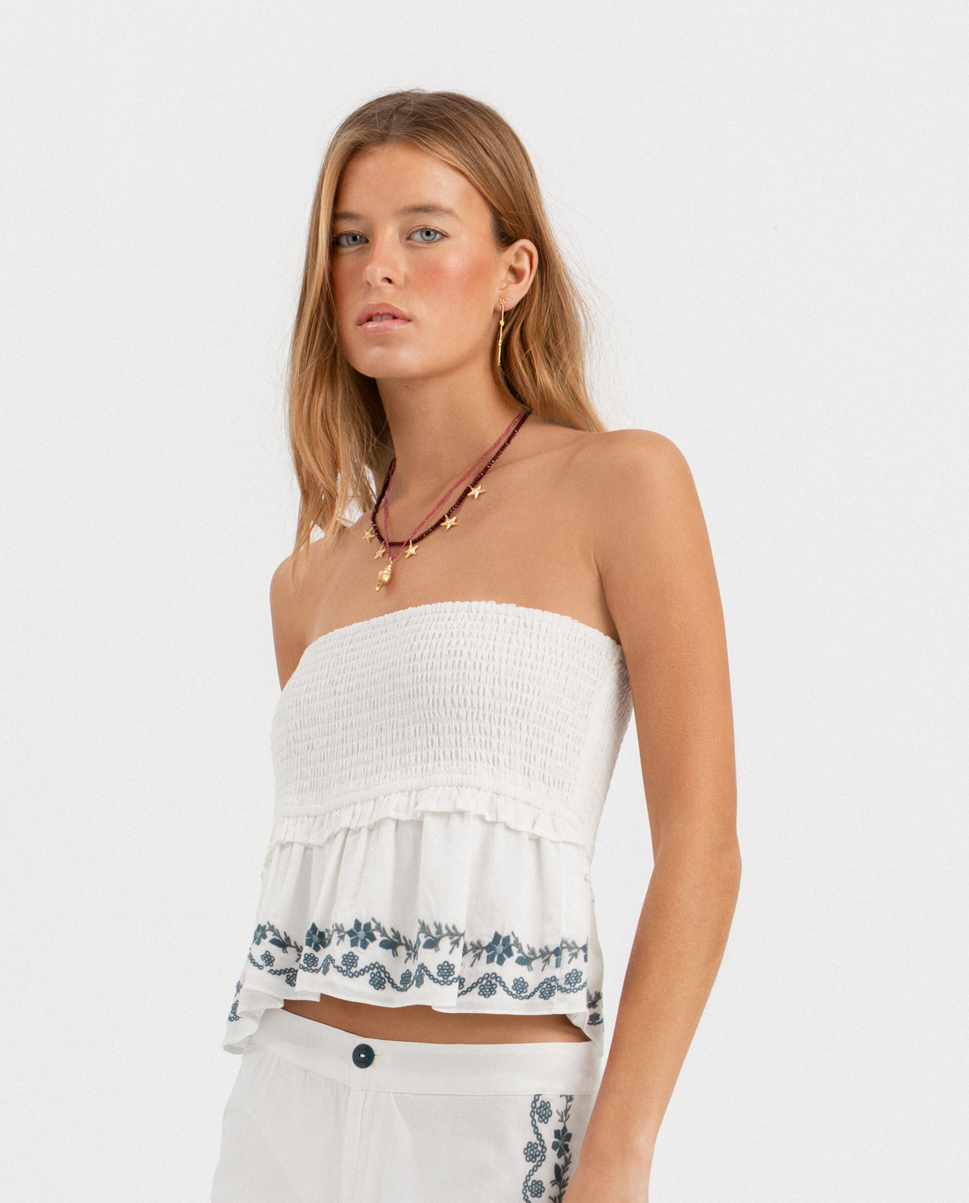 Top com Bordados Branco-2