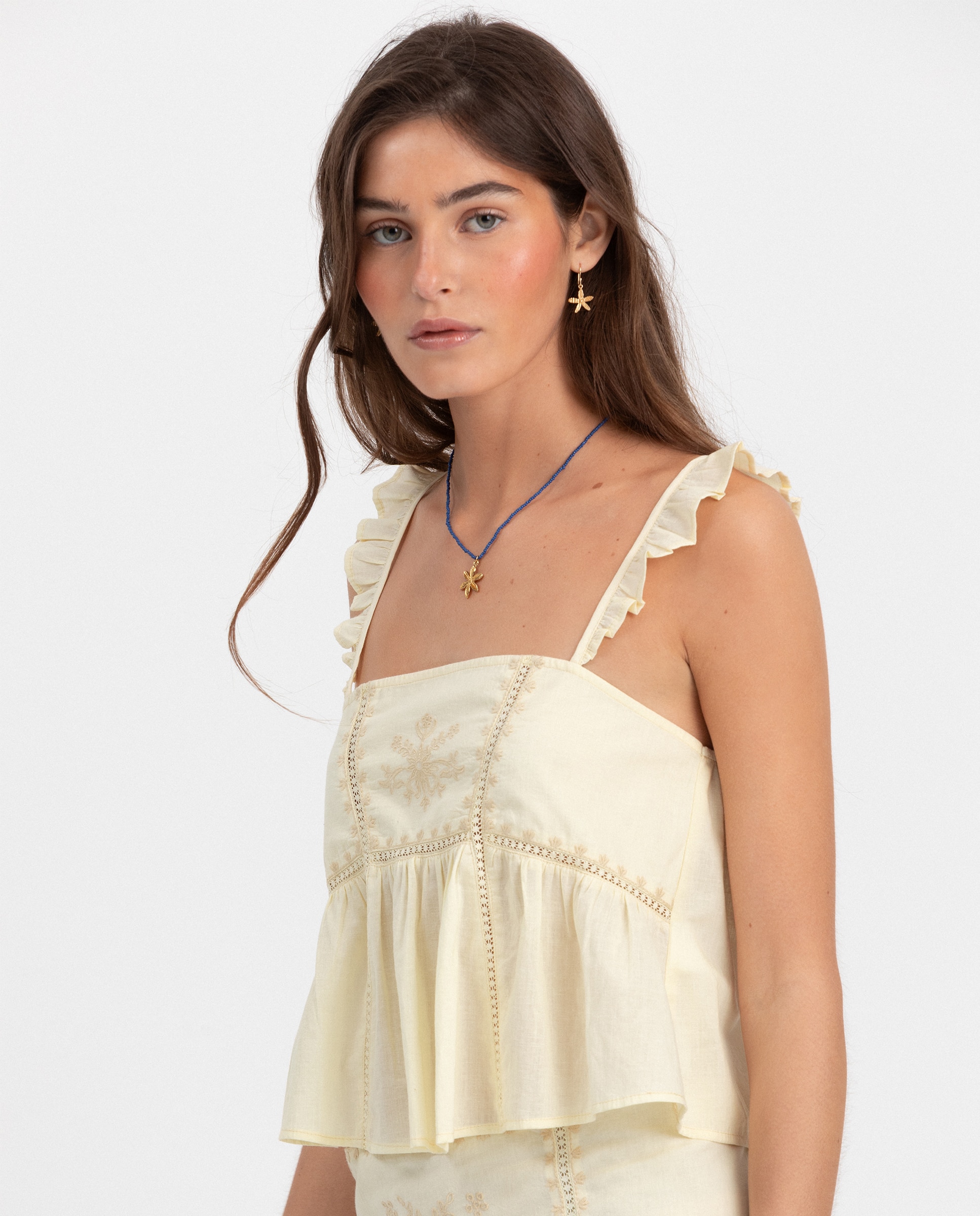 Top com Detalhes Bordados Amarelo-3