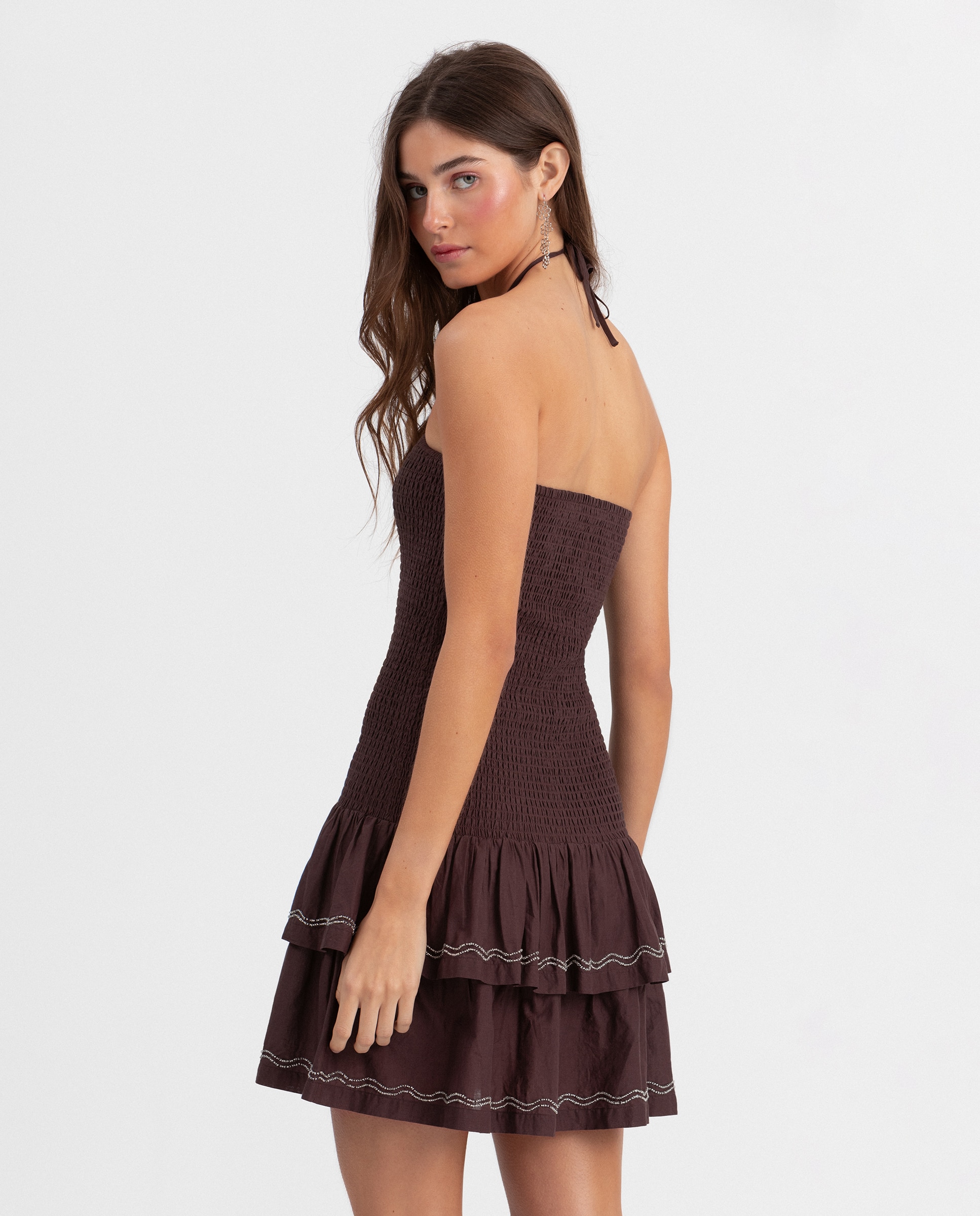 Vestido Mini com Laçada na Gola e Abalorios Castanho-4