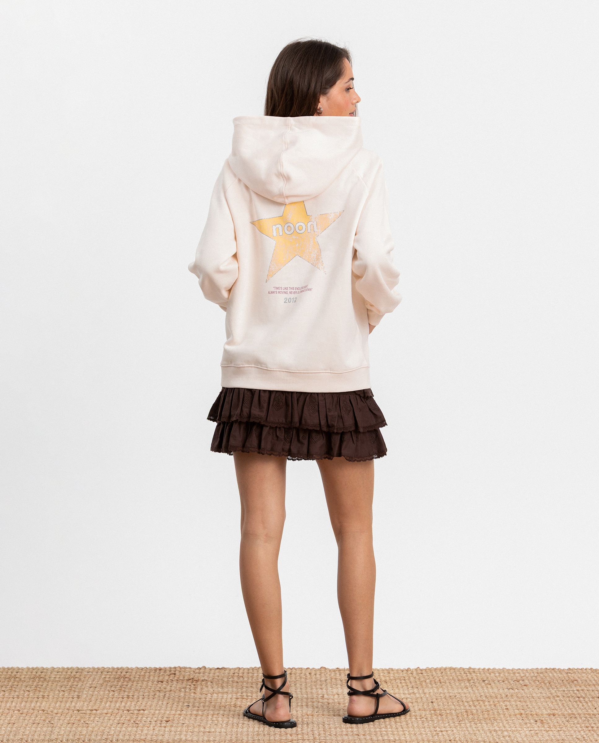 Sweatshirt com Capuz e Print de Estrela Cru-4