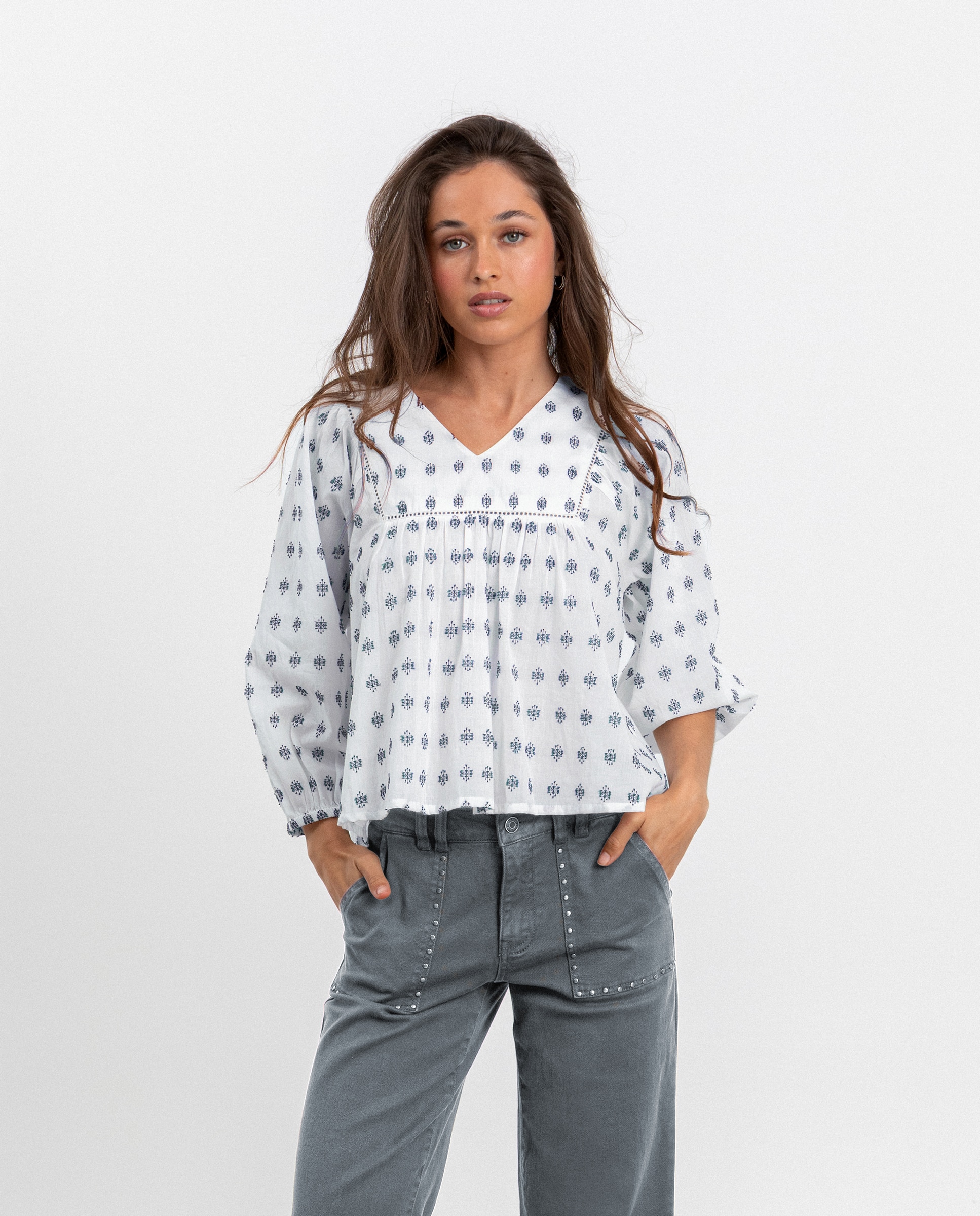 Blusa de Manga Comprida com Detalhes Bordados Branco-4