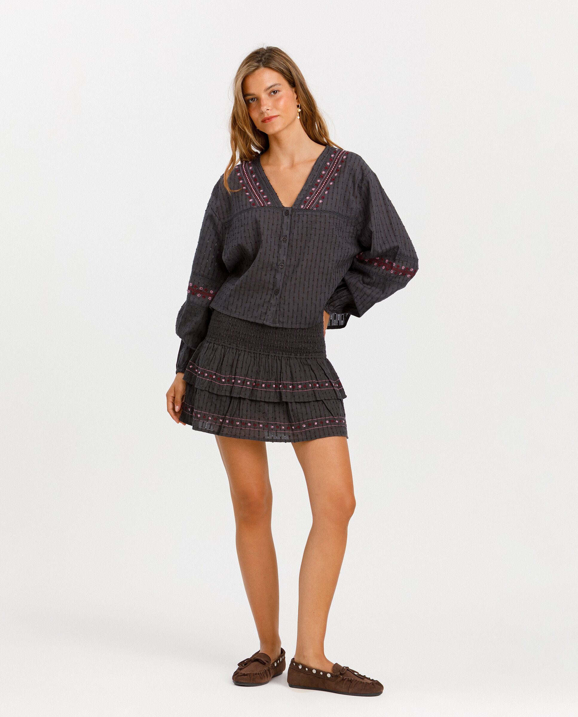 Blusa com Entredós e Fecho com Botões Antracite / Cinzento-4