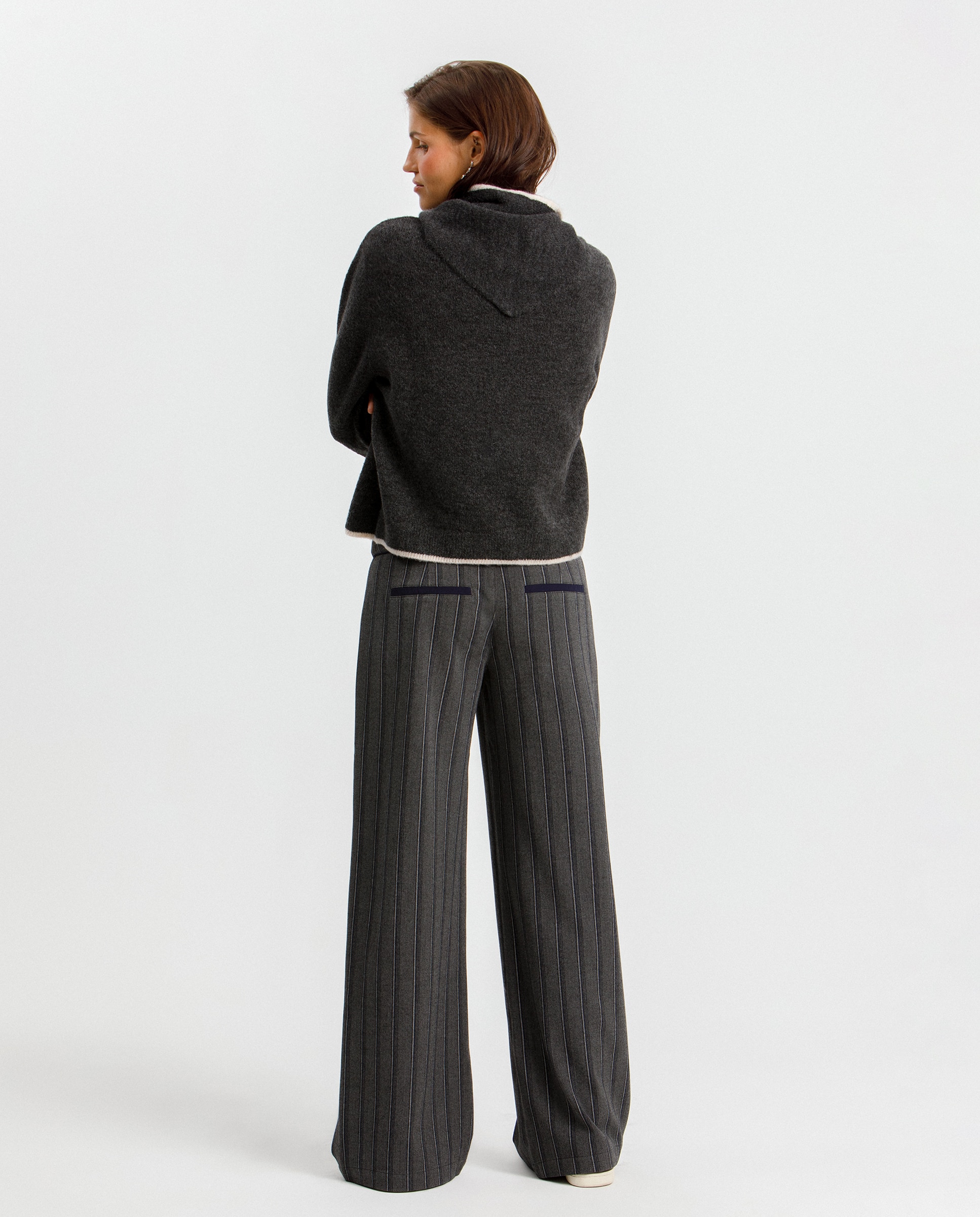 product.carousel.image.label