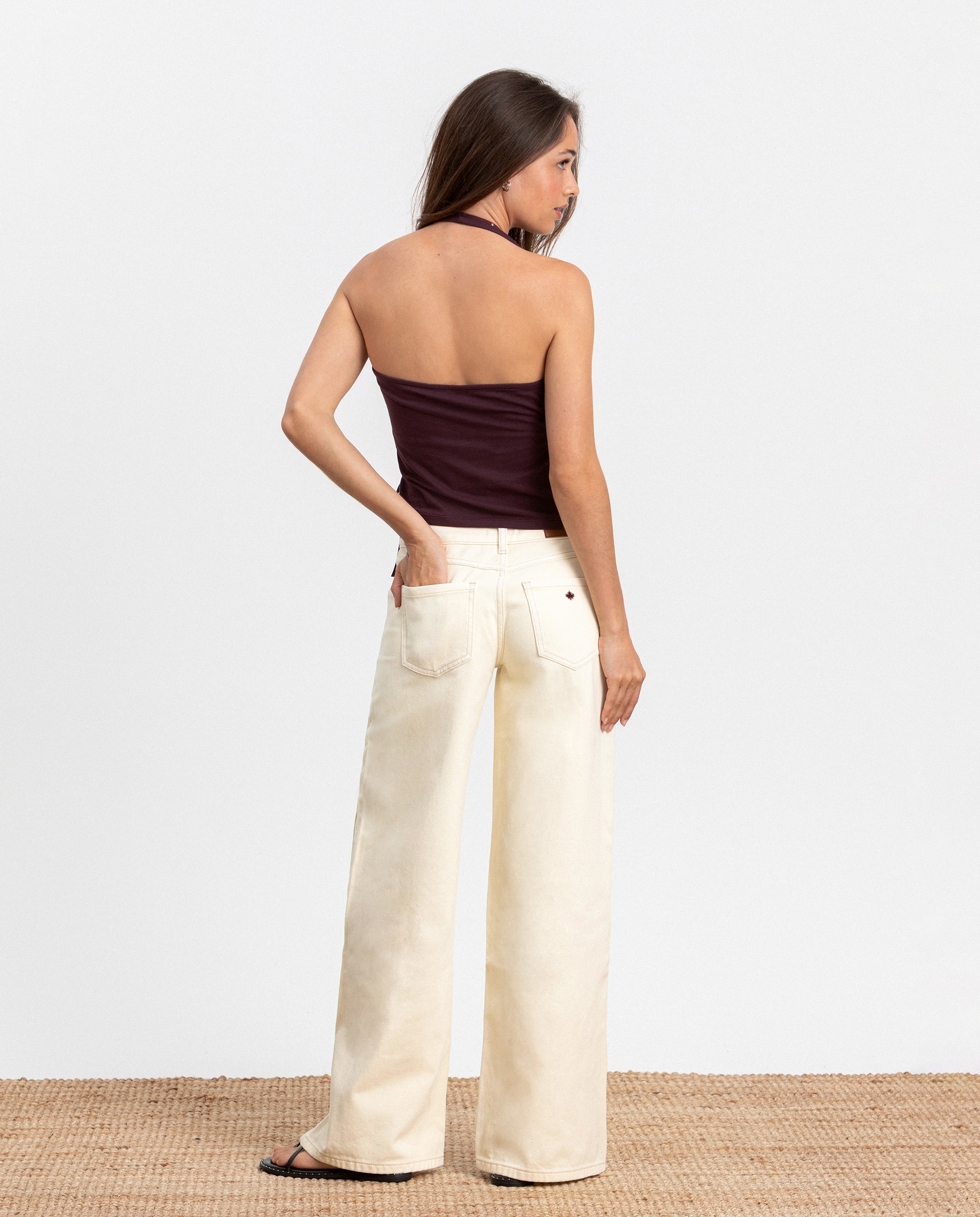 Jeans de Cintura Subida com Detalhe de Tachas Amarelo-2