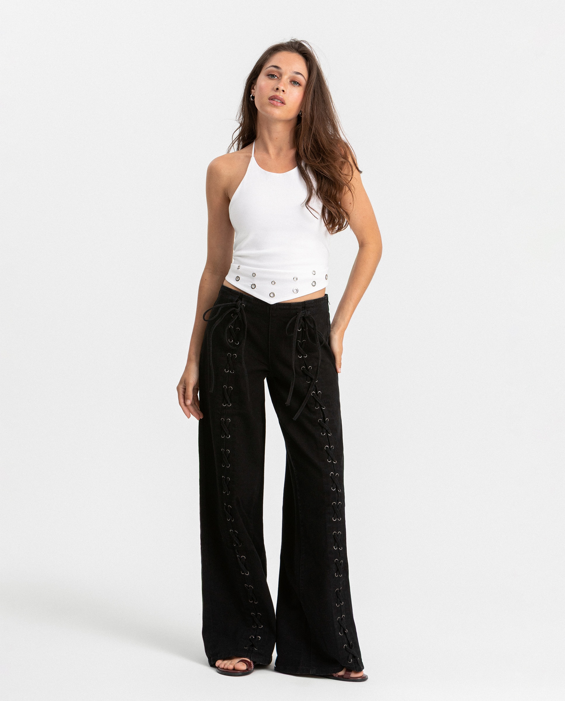 Imagem 0 de Jeans com Corte a Direito com Laçada
