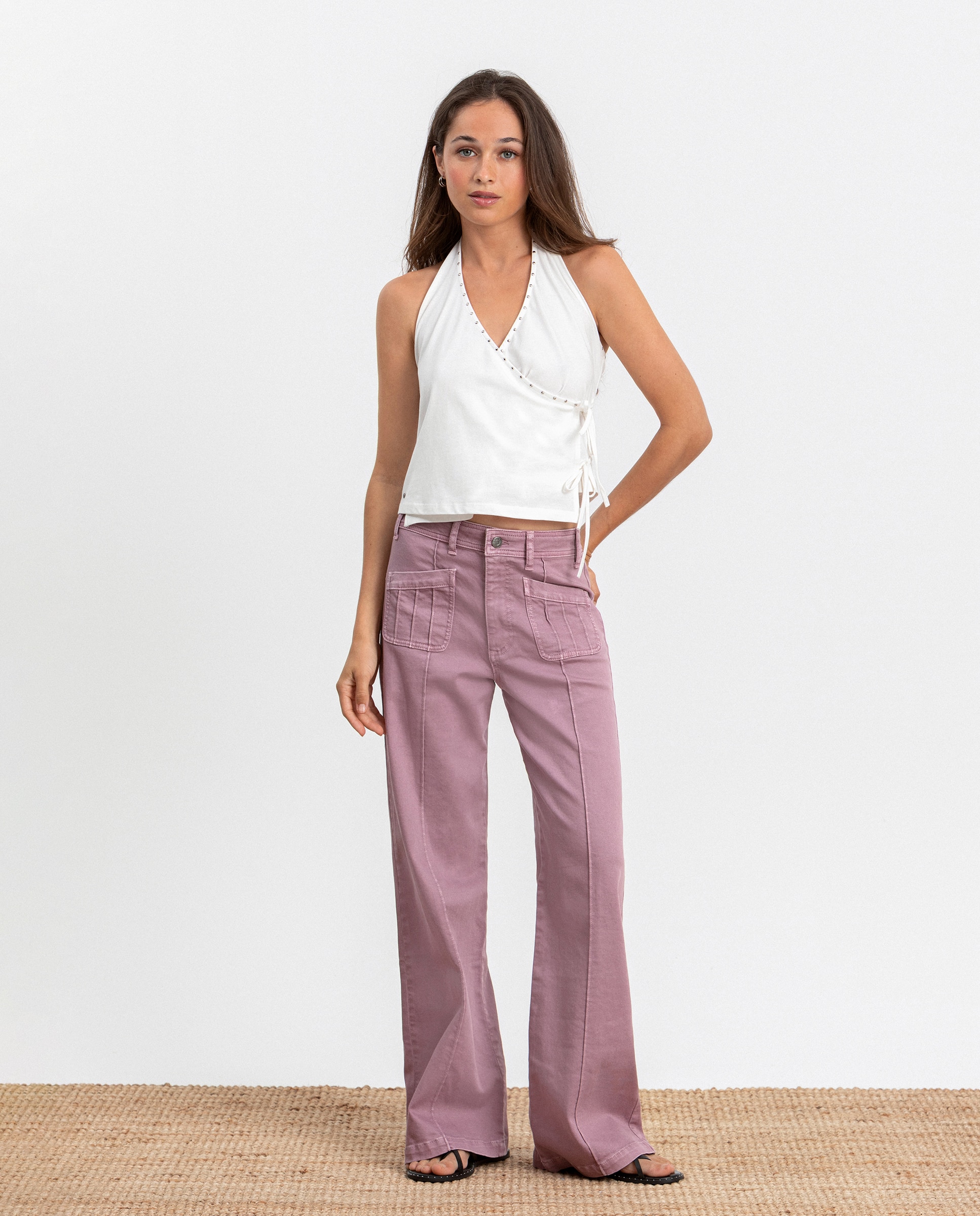 Imagem 0 de Jeans com Corte a Direito com Costuras Decorativas