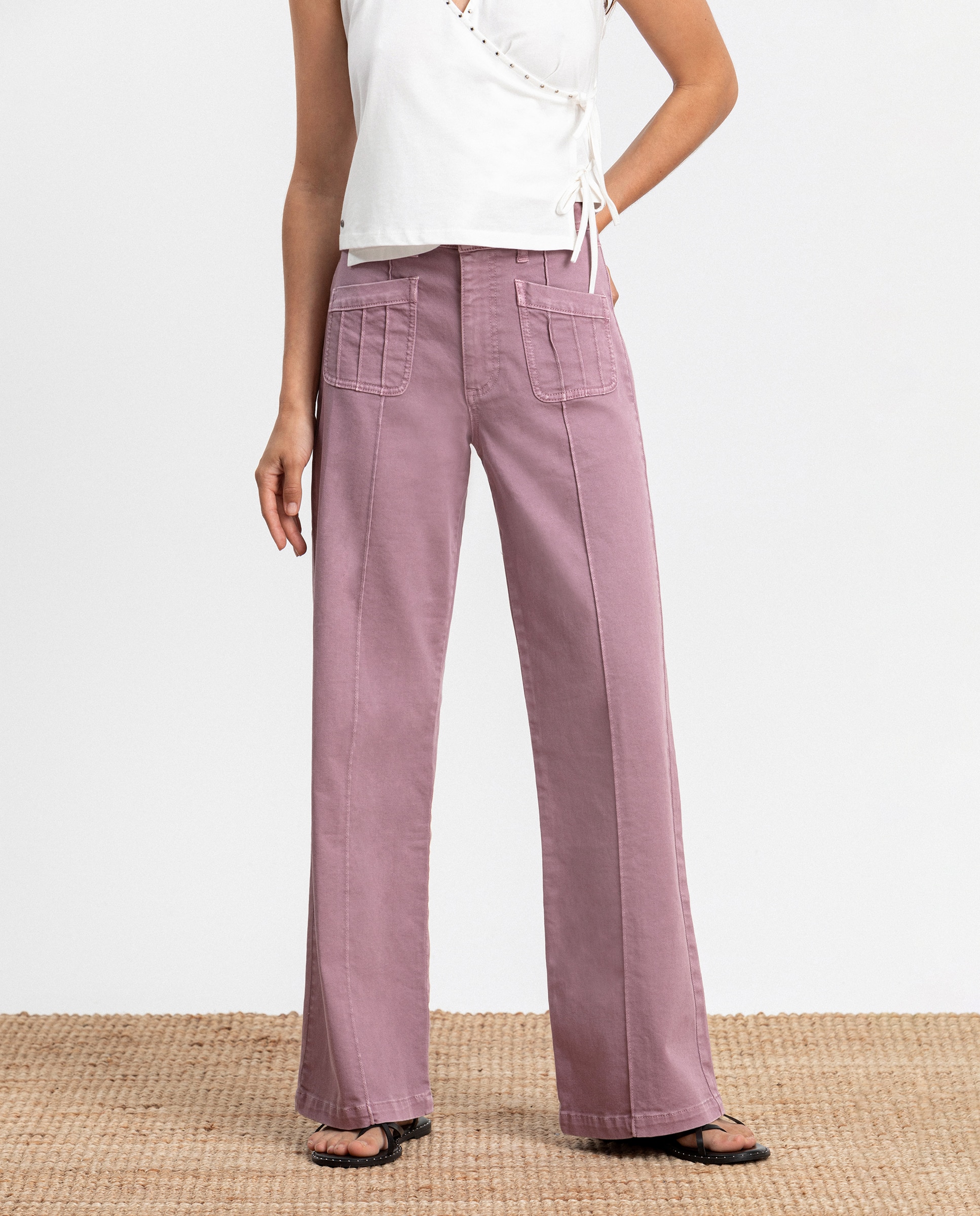 Jeans À Boca de Sino com Costura Decorativa Lilás-4