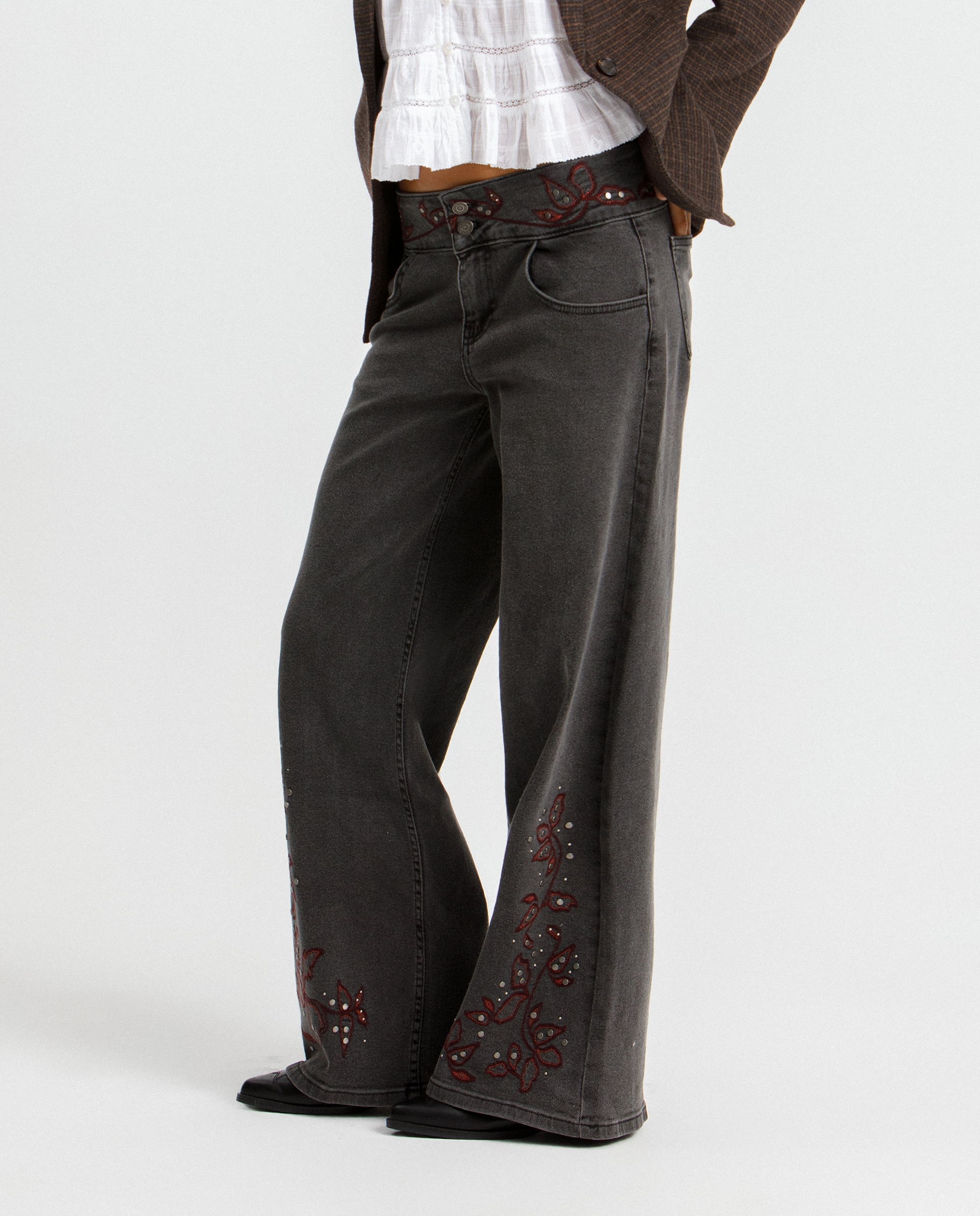 Jeans com Corte a Direito com Tachas e Bordado Cinzento-escuro-4