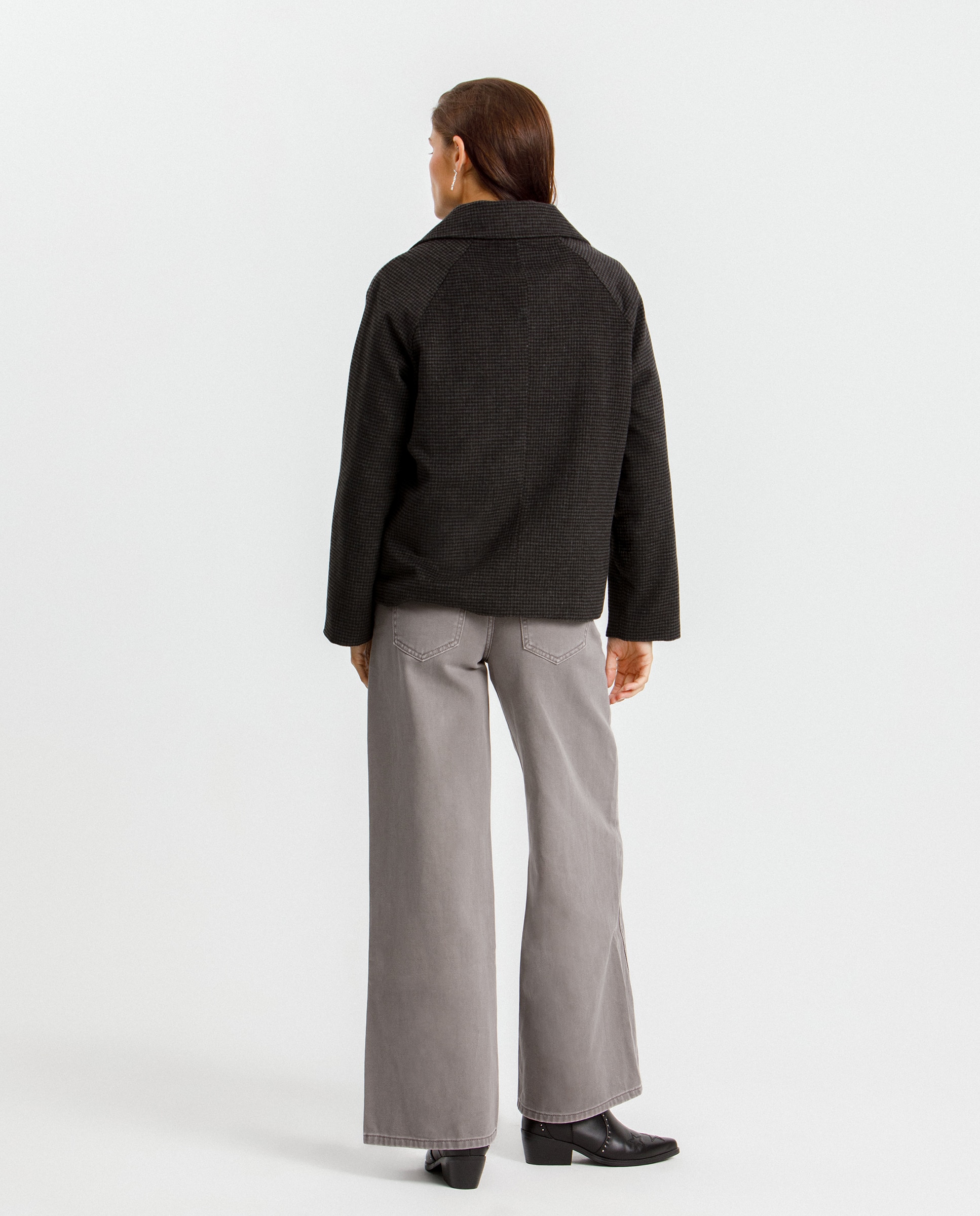 product.carousel.image.label