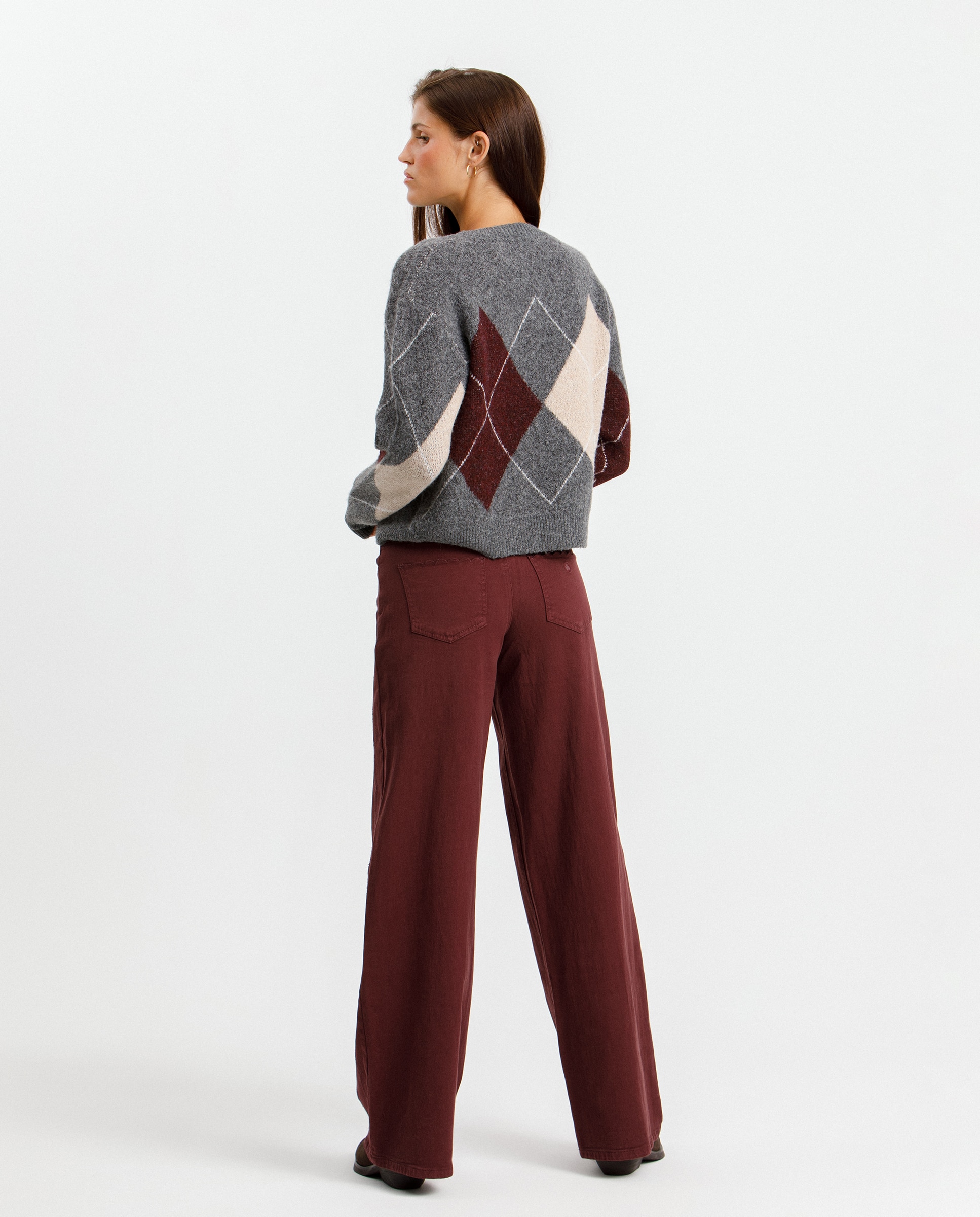 Jeans com Corte a Direito Bordado Ondas Bordeaux-2