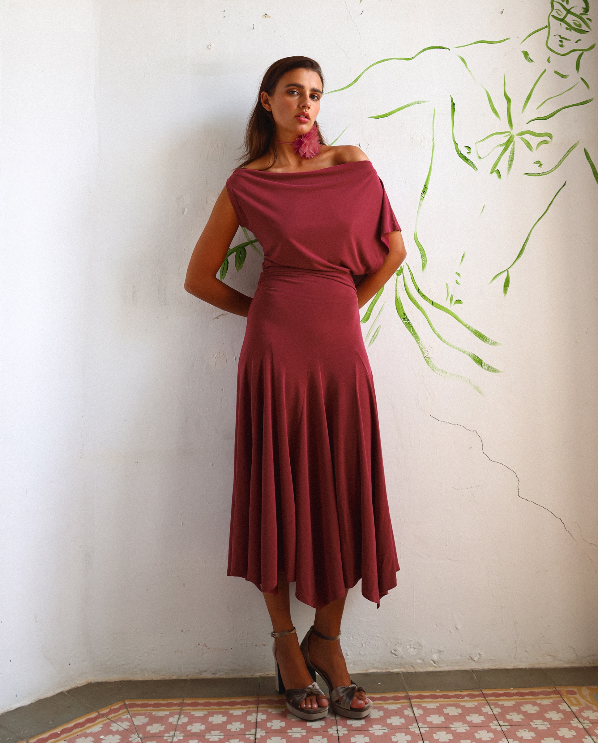 Vestido Midi de Malha Assimétrico Vermelho-4