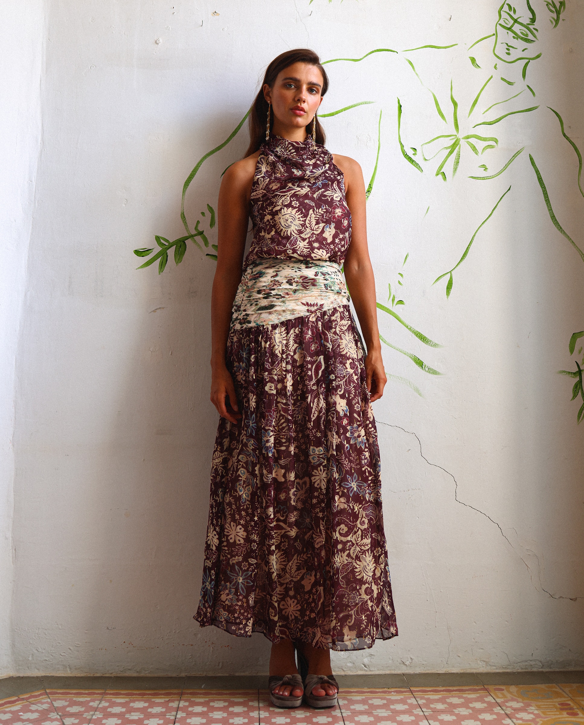 Vestido Midi Gola Halter Bordeaux-3