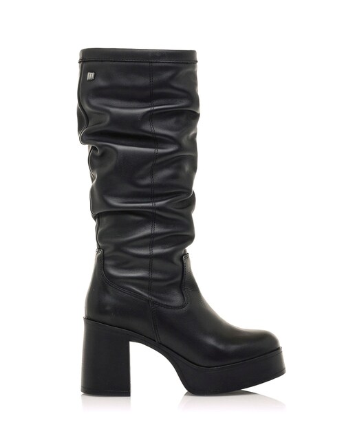 Imagem 0 de Botas em Pele com Cano Alto Plataforma e Tacão Bloco